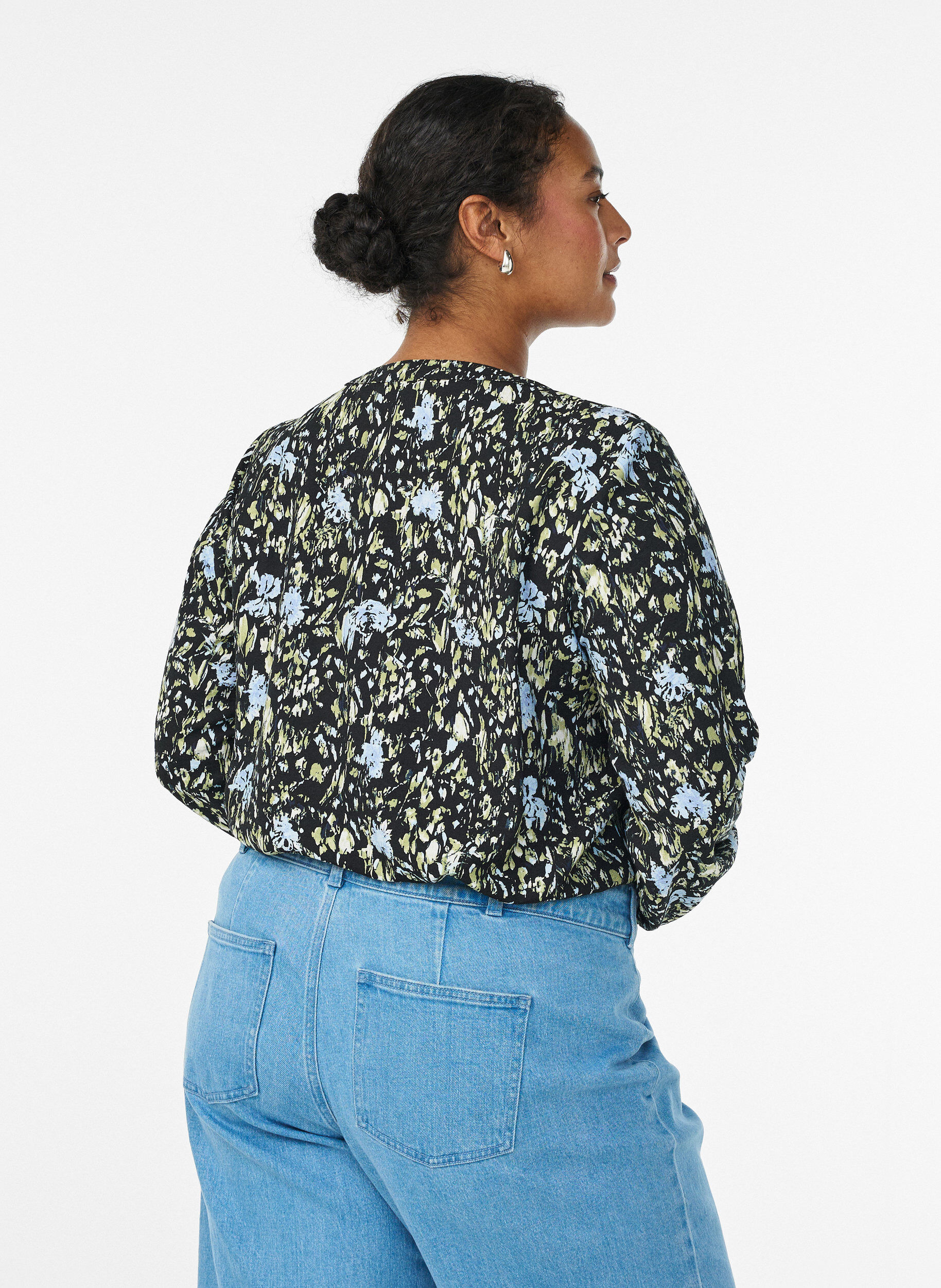 Zizzi Chemisier &agrave; manches longues avec motif et boutons, Noir, Model image number 2