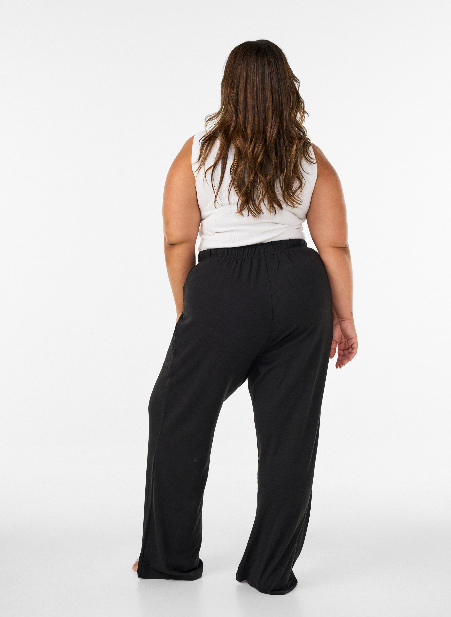 ZizziHoch taillierte Hose aus Jersey mit weitem Bein, Schwarz, Model image number 2
