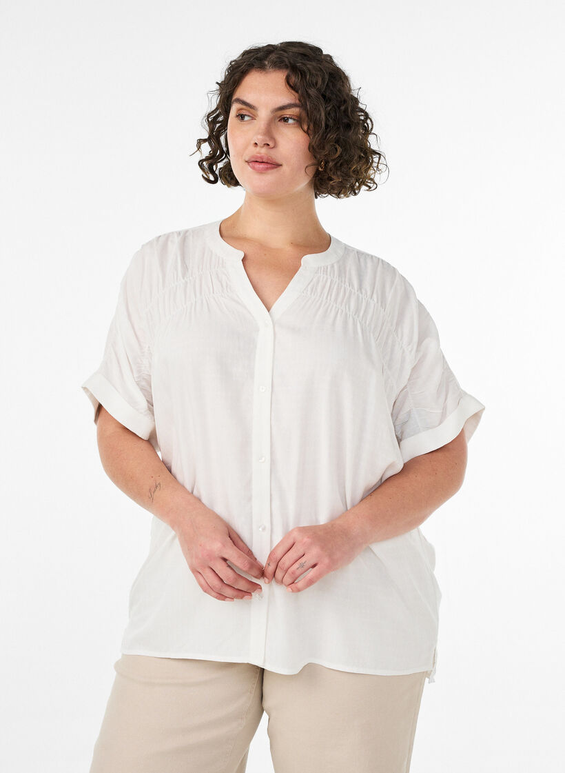 Chemise en viscose avec manches courtes et d&eacute;tail fronc&eacute;, Vanille, Model image number 0