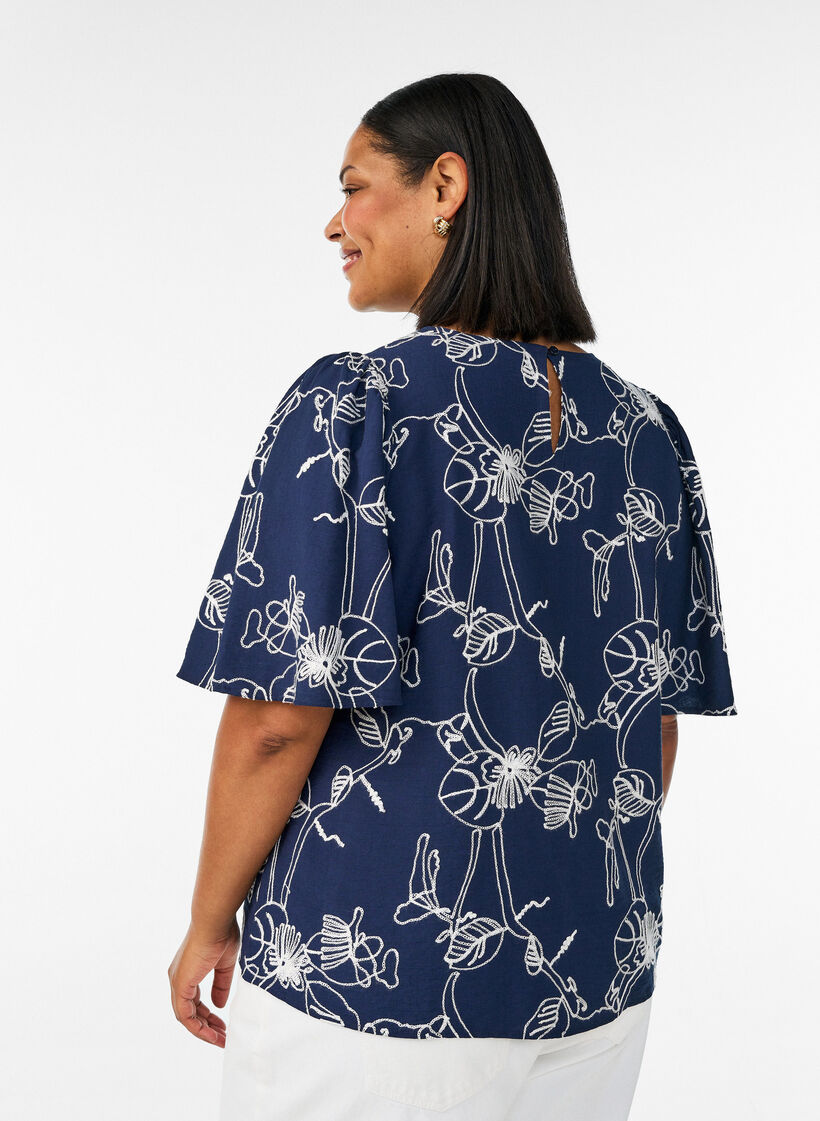 Kurz&auml;rmelige Bluse mit Stickmuster, Blau, Model image number 2