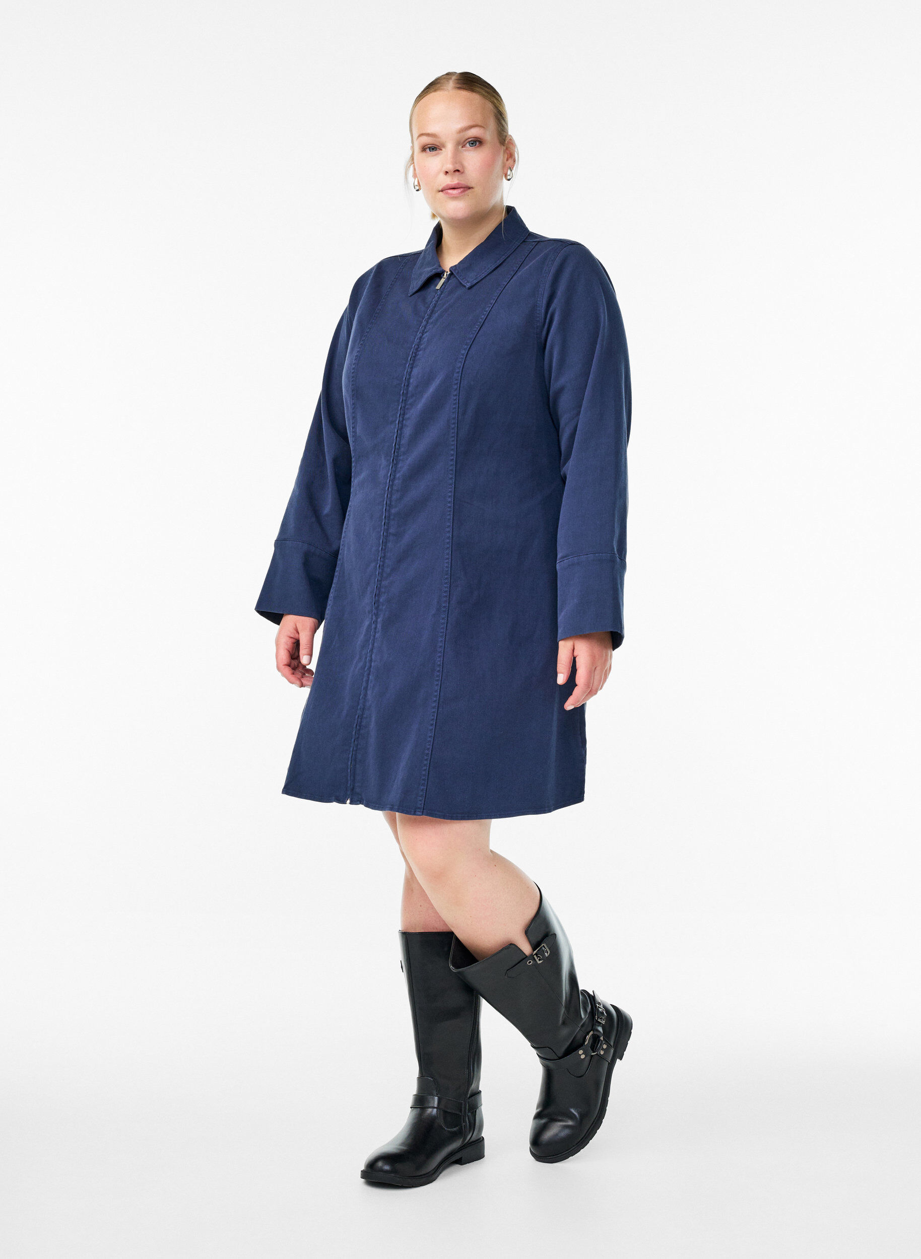 Zizzi Robe courte en twill avec fermeture &eacute;clair, Bleu, Model image number 1
