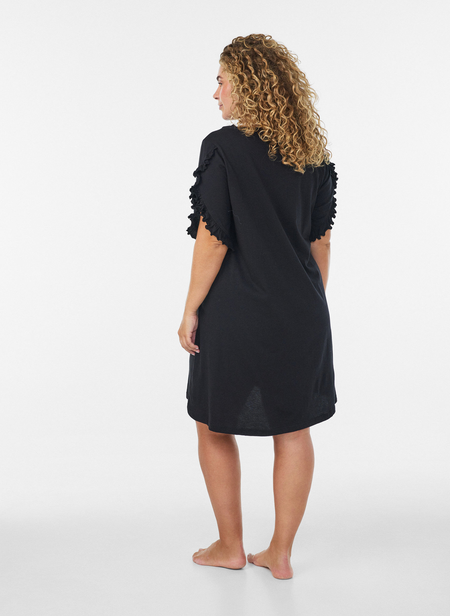 ZizziNachthemd aus Bio-Baumwolle mit R&uuml;schen&auml;rmeln, Schwarz, Model image number 2
