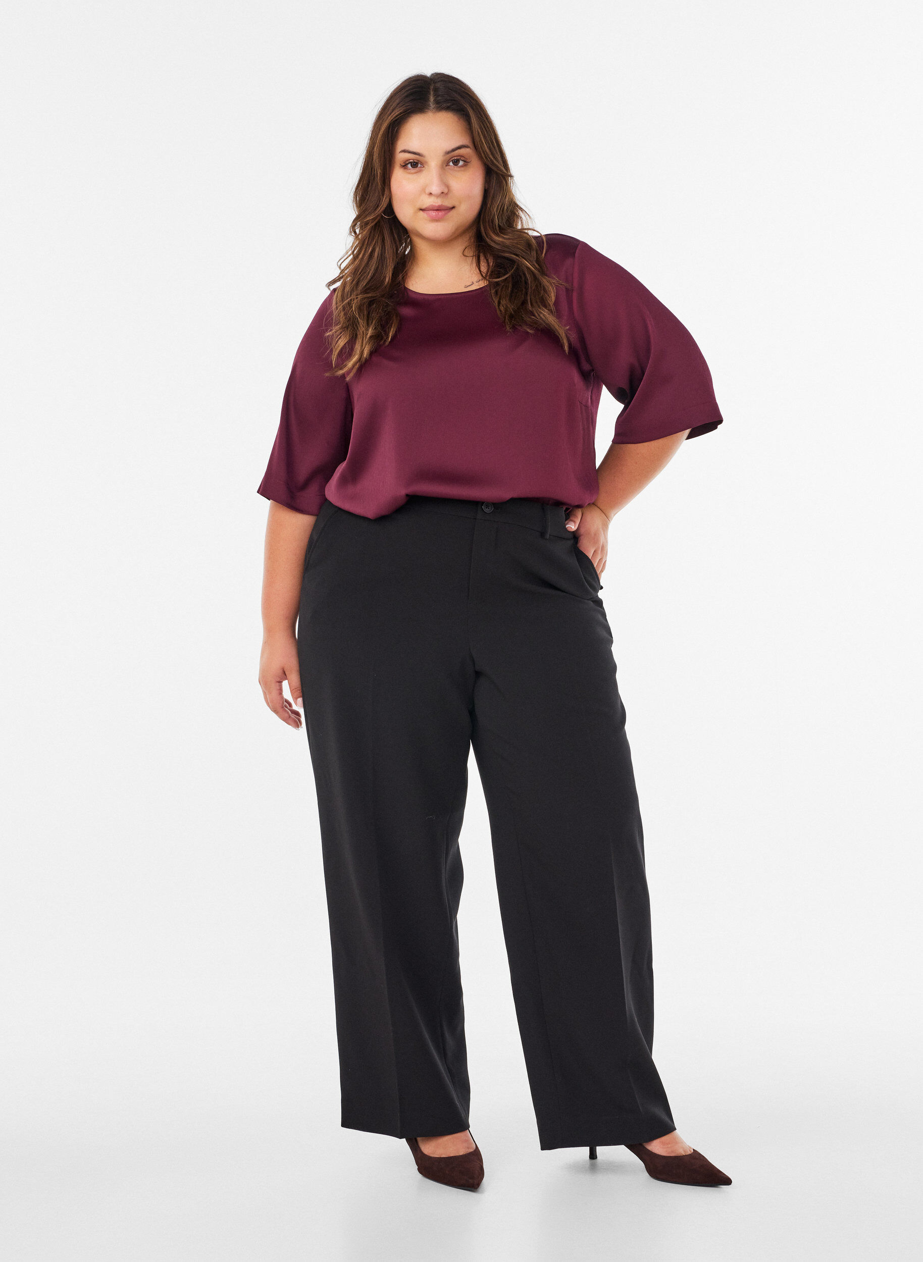 ZizziBluse aus Satin mit ellenbogenlangen &Auml;rmeln, Rot, Model image number 1