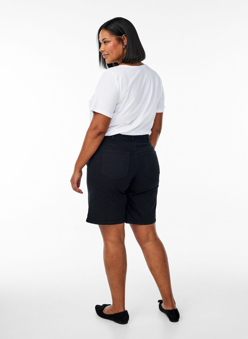 Locker sitzende Jeansshorts mit hoher Taille, Schwarz, Model image number 2