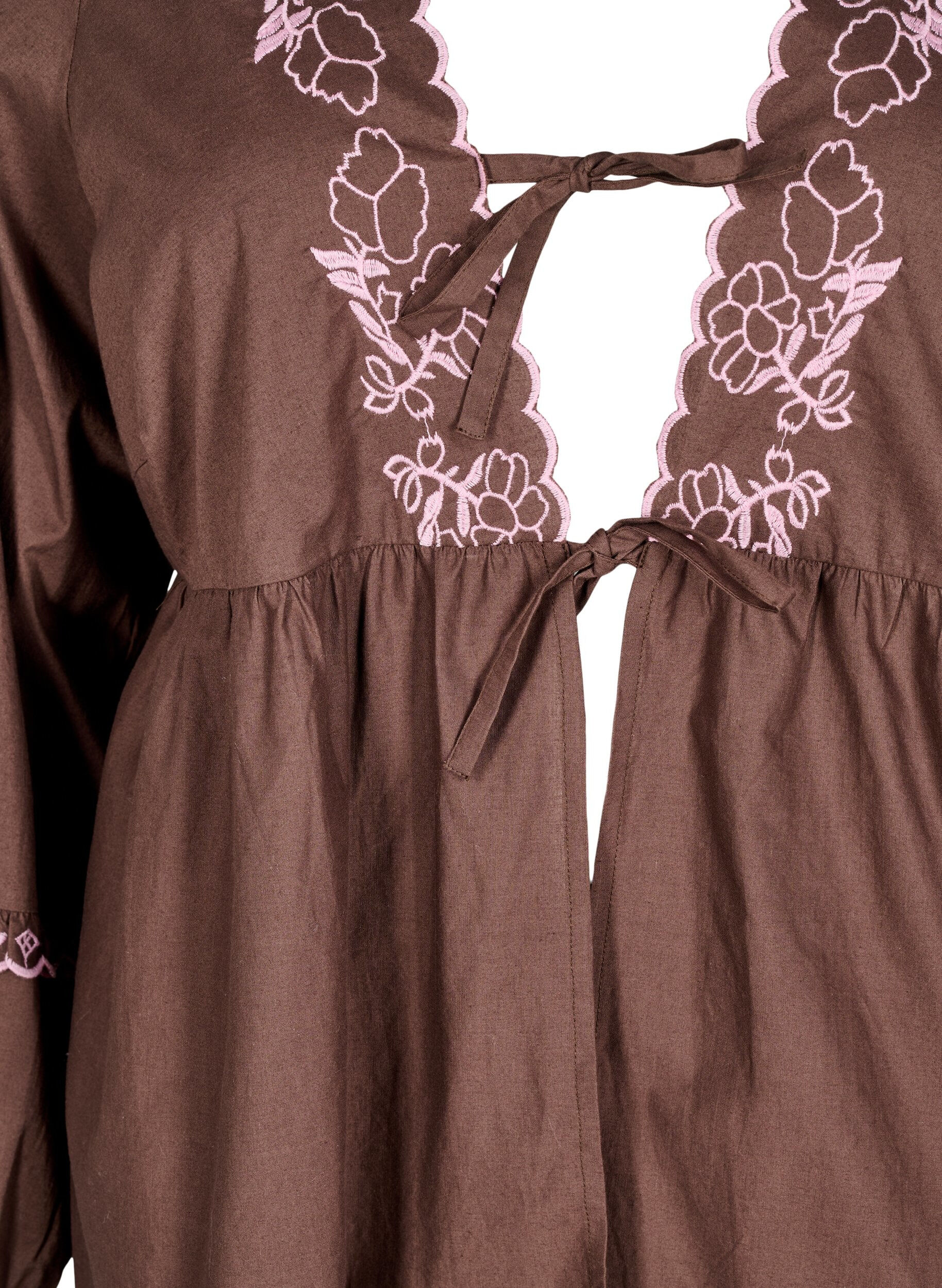 Zizzi Bluse mit offener Vorderseite und aufwendigen Stickereien, Braun, Packshot image number 2