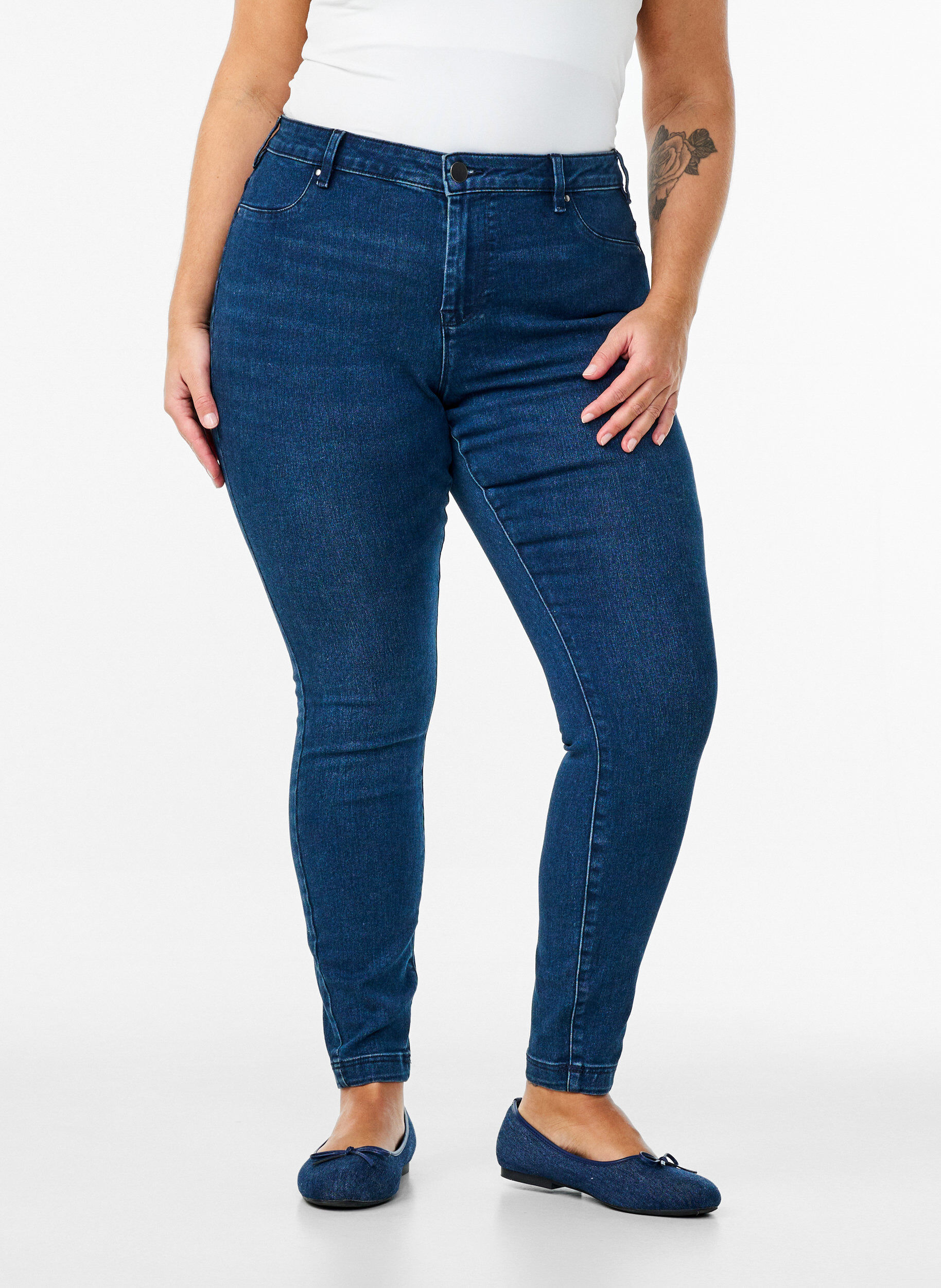 Zizzi Jeggings aus Baumwollmischung, Blau, Model image number 2