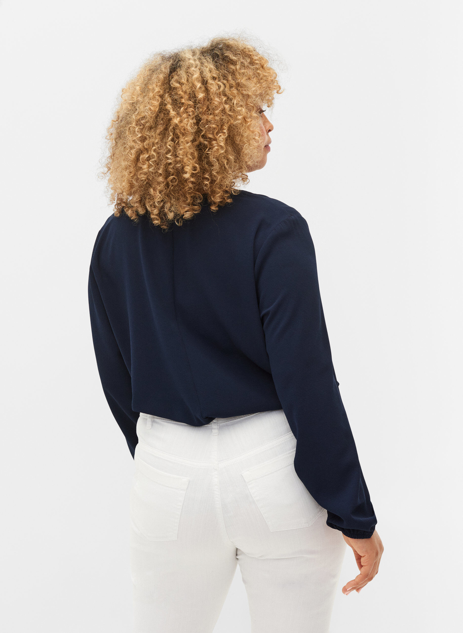 Zizzi Haut de couleur unie avec col en V, Navy Blazer, Model image number 1