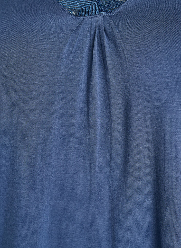 Haut de pyjama en viscose avec d&eacute;tails en dentelle et manches 3/4, Bleu, Packshot image number 2