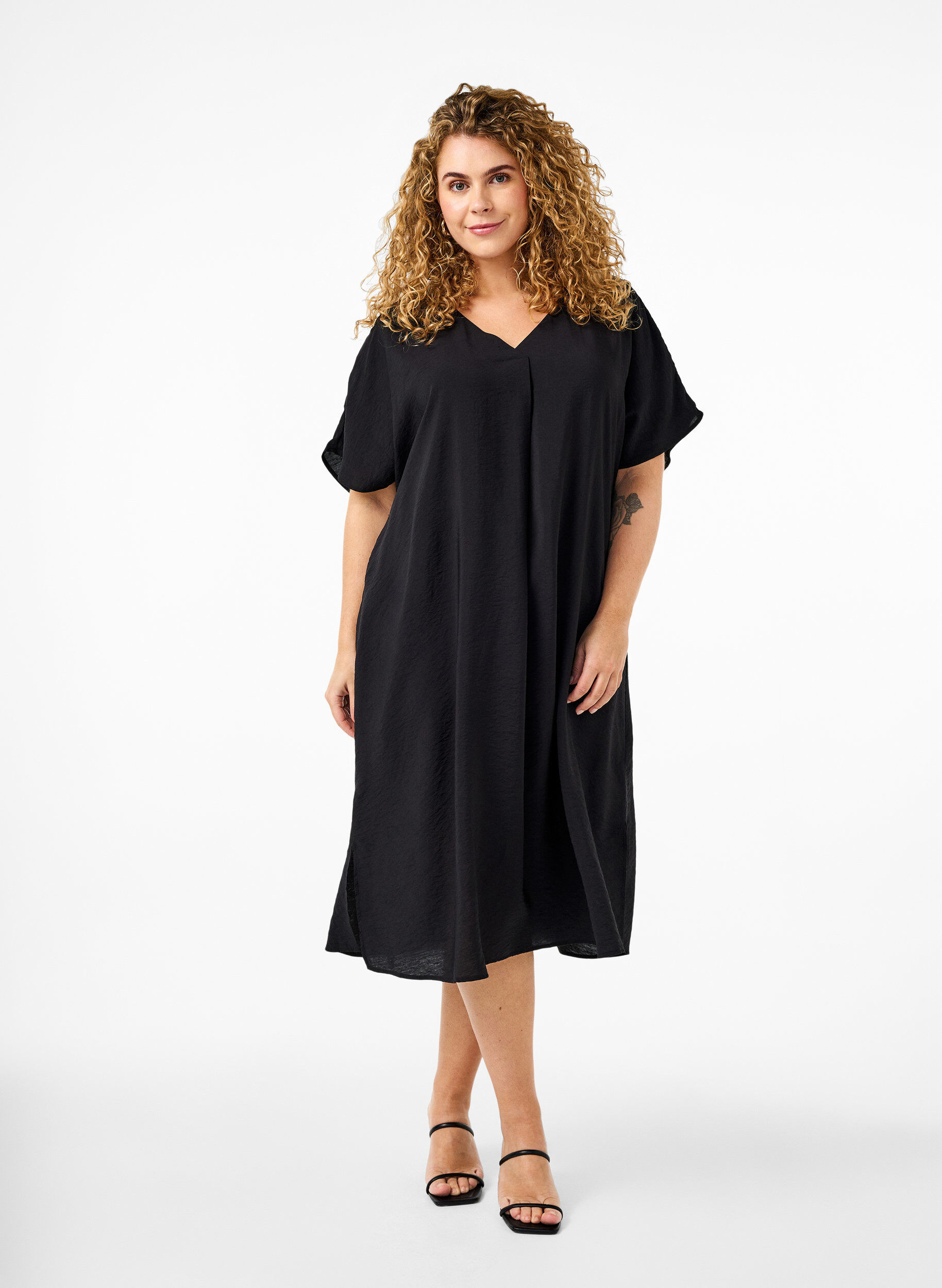 ZizziRobe &agrave; col en V en viscose, Noir, Model image number 0