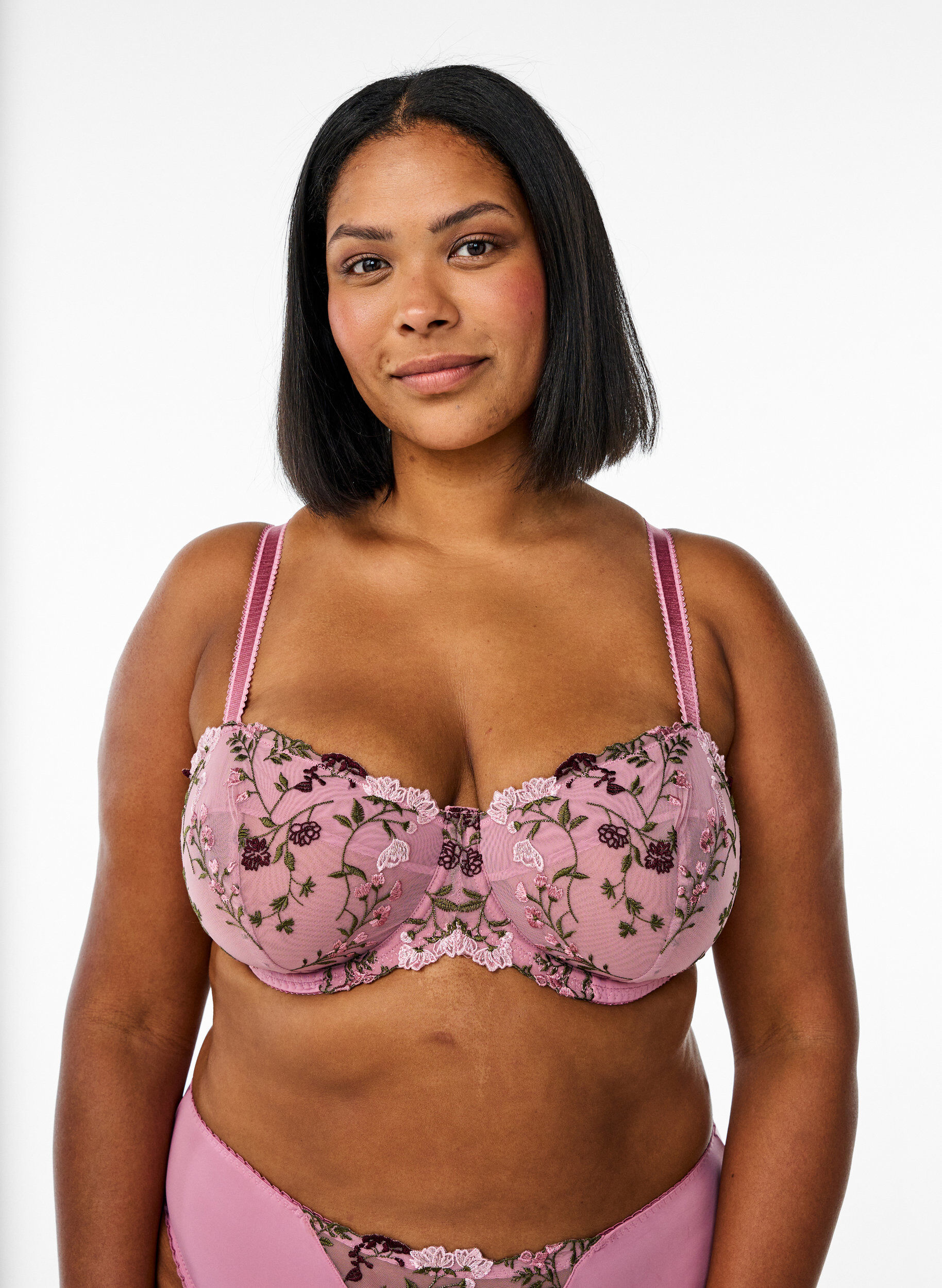 Soutien-gorge balconnet avec des fleurs brod&eacute;es, Rose, Model