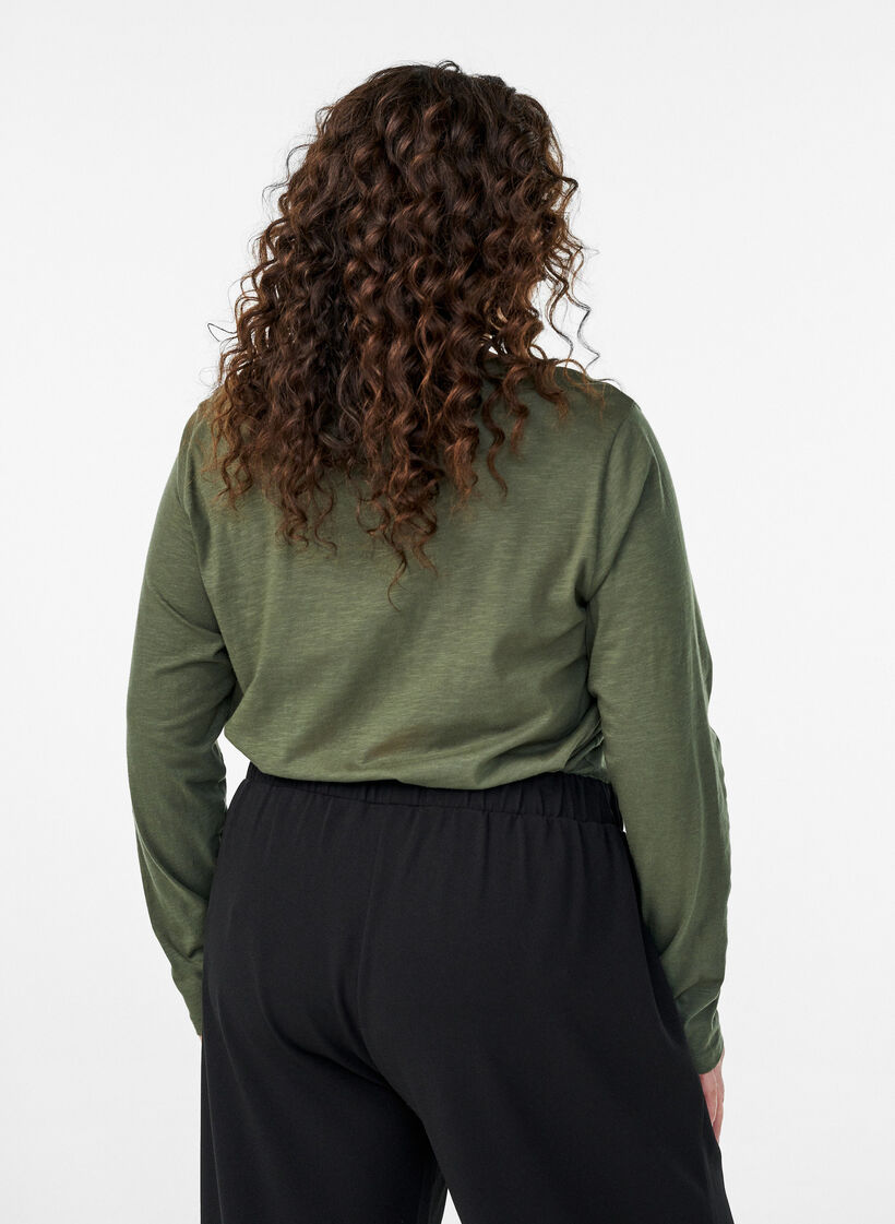 T-shirt &agrave; manches longues avec col V et boutons, Vert, Model image number 2