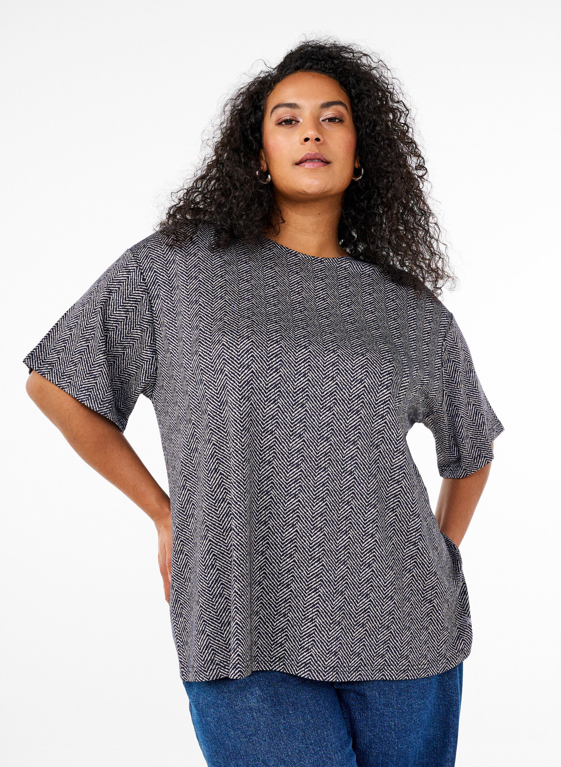 Zizzi Oversize-Bluse mit Muster, Blau, Model image number 0