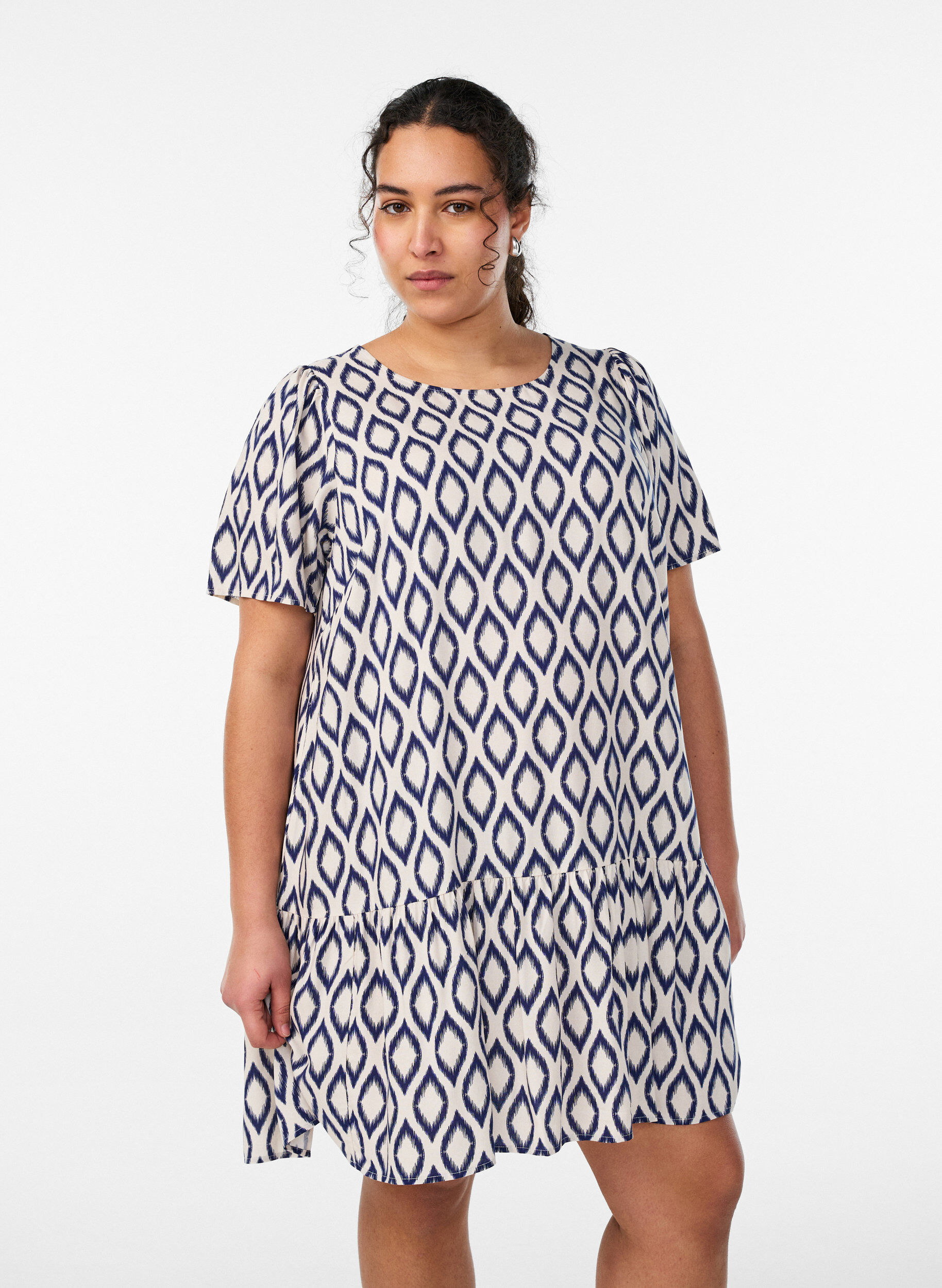Kleid aus Viskose mit Schnittlinie, Blau, Model