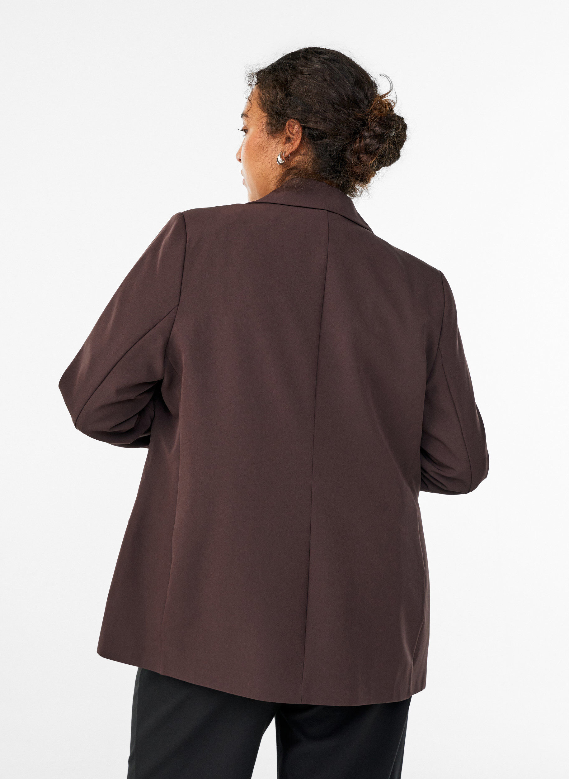 Zizzi Blazer classique avec fermeture boutonn&eacute;e, Marron, Model image number 2