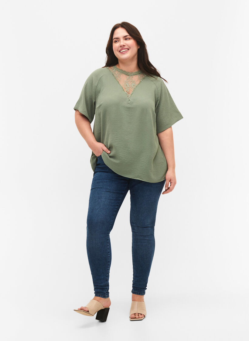 Blouse &agrave; manches courtes avec dentelle , Lily Pad, Model image number 2