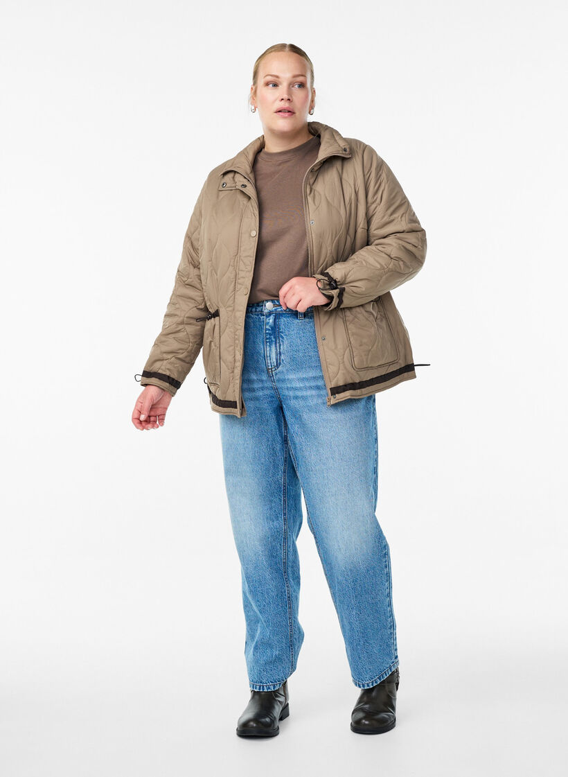 Veste courte matelassée avec détails contrastants, Beige, Model image number 1