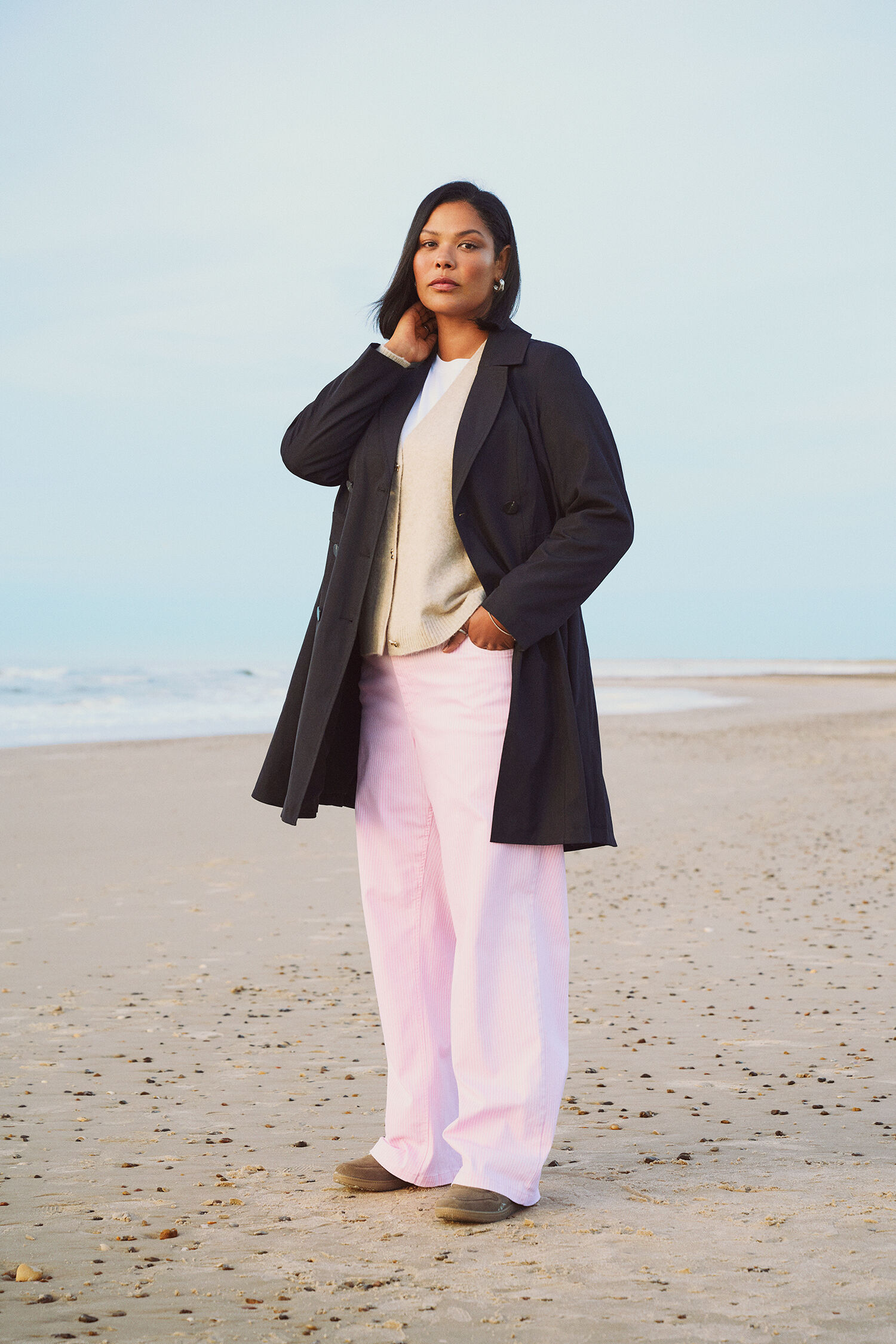 Zizzi Schwarzer Trenchcoat, , Model