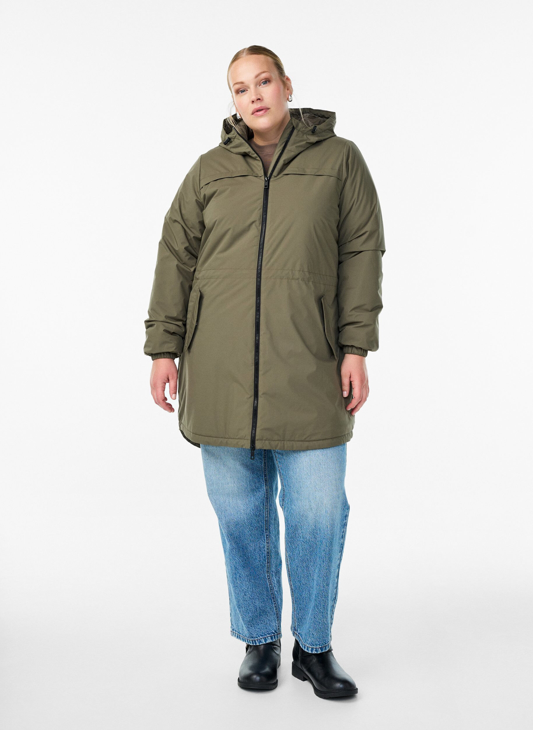 Zizzi Parka matelass&eacute;e l&eacute;g&egrave;re &agrave; capuche, Vert fonc&eacute;, Model image number 1
