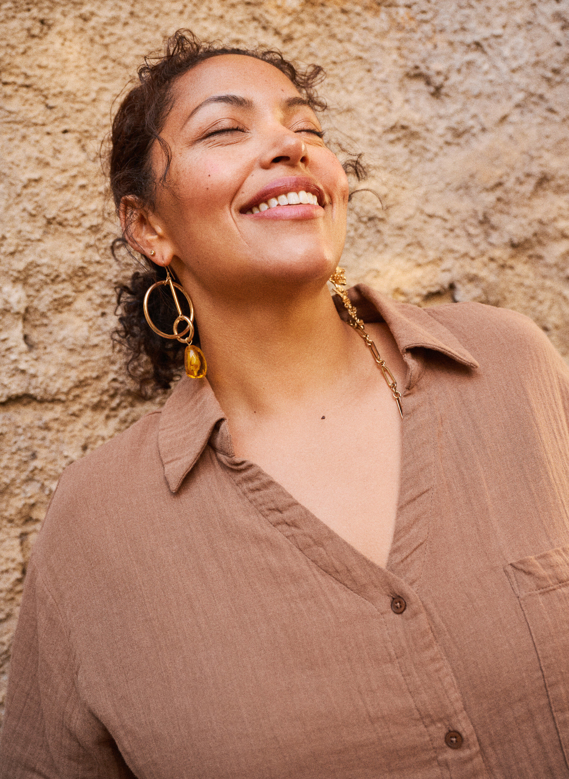 Zizzi Bluse aus Baumwoll-Musselin mit kurzen &Auml;rmeln, Braun, Image image number 0