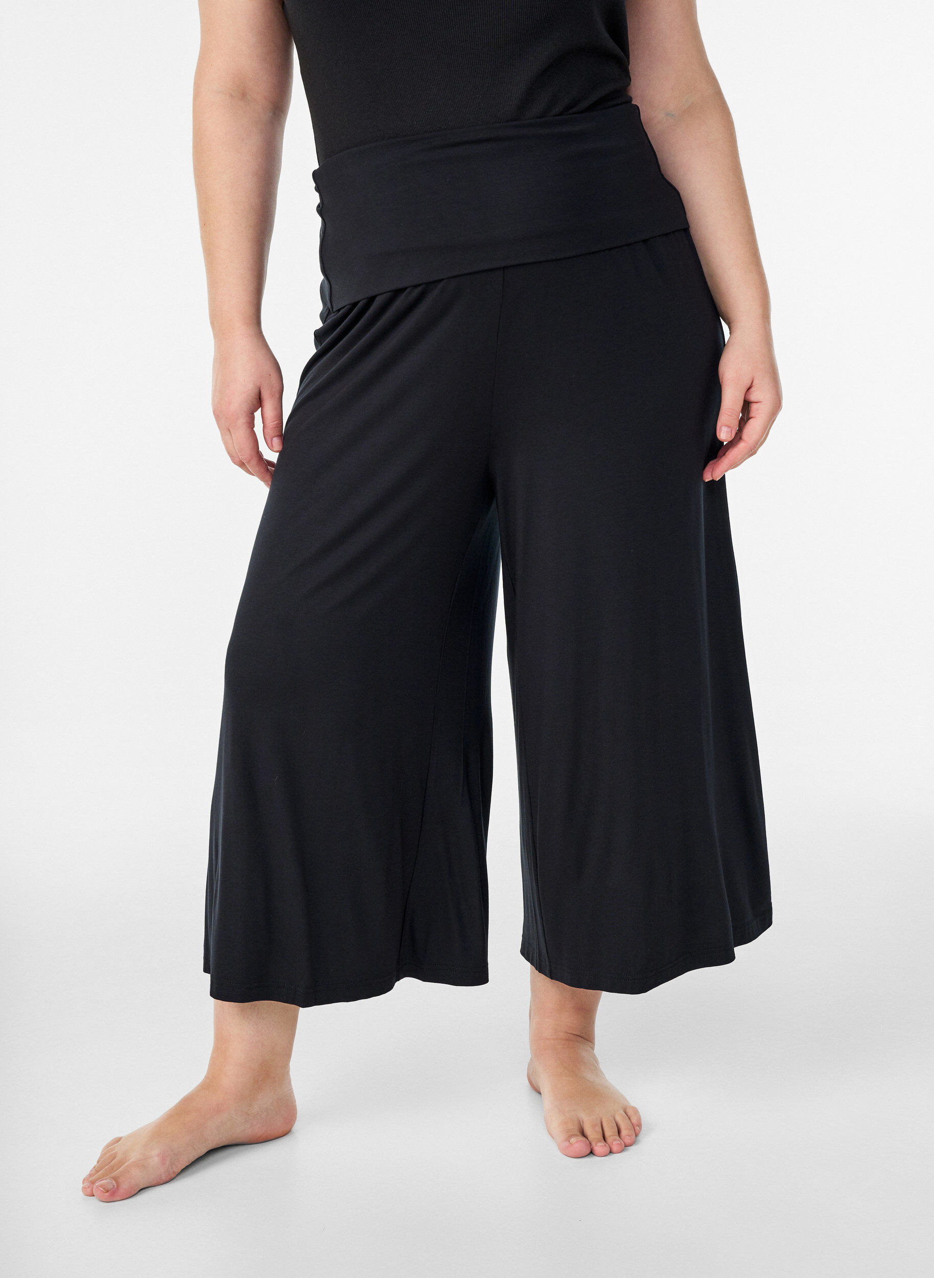 Zizzi Jupe-culotte taille haute en jersey, Noir, Model image number 2