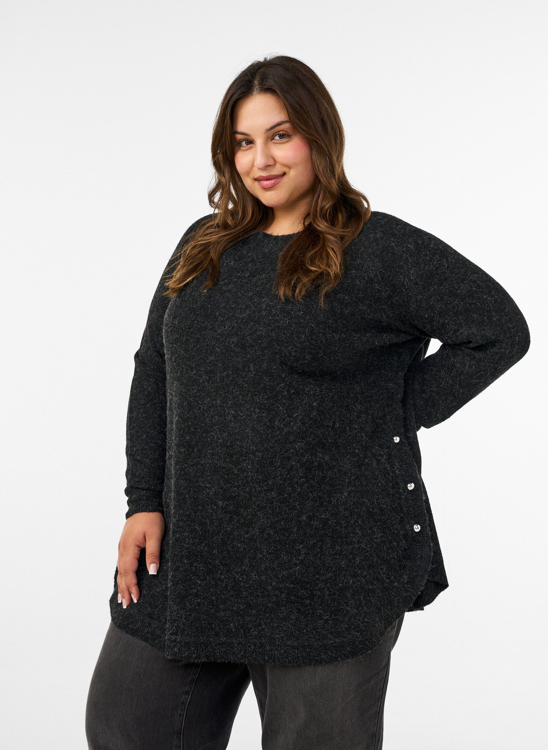 Blouse longue en maille avec boutons boule, Gris anthracite, Model