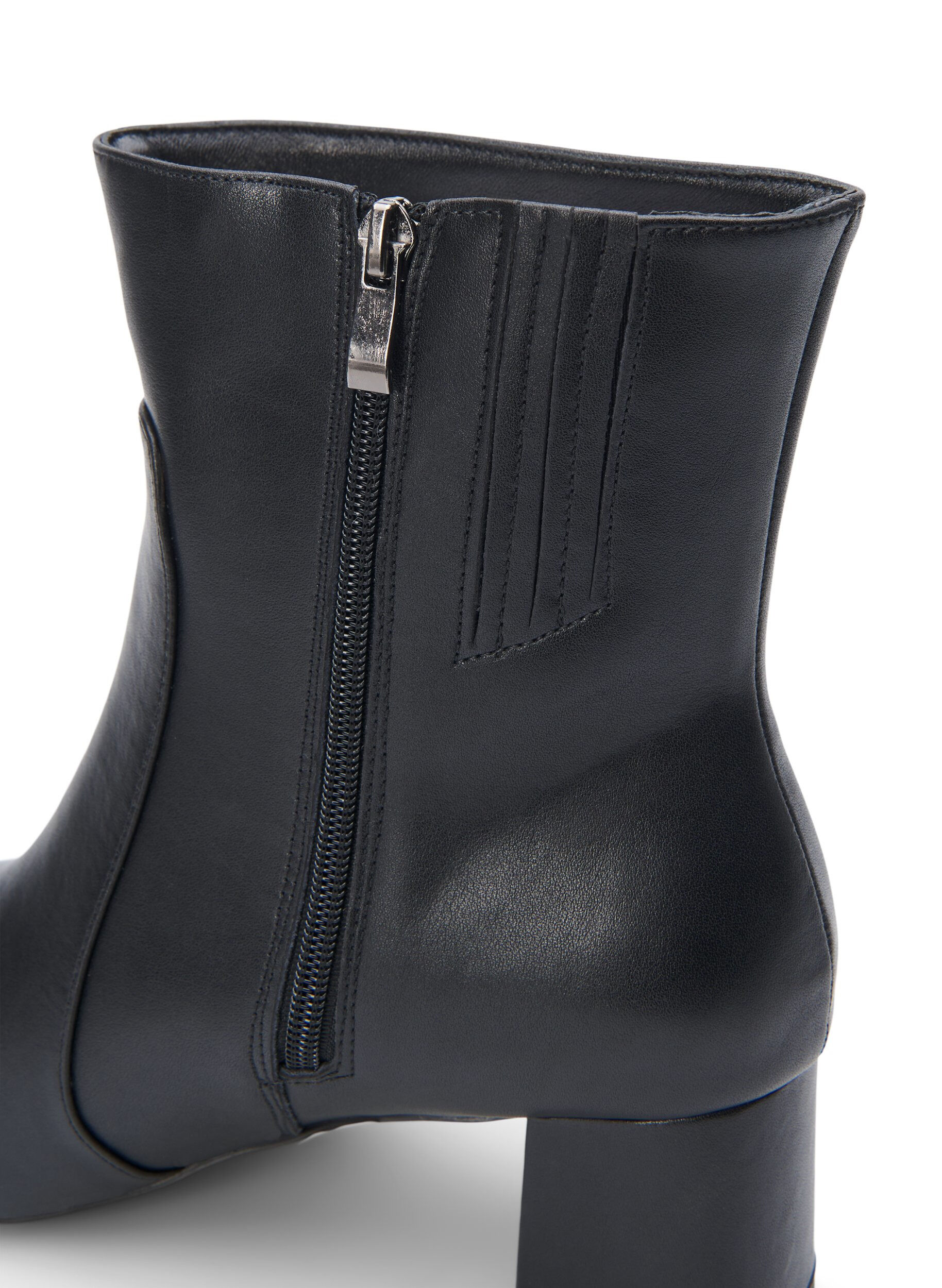 Zizzi Large &ndash; Bottines en cuir &agrave; talon, Black, Packshot image number 4