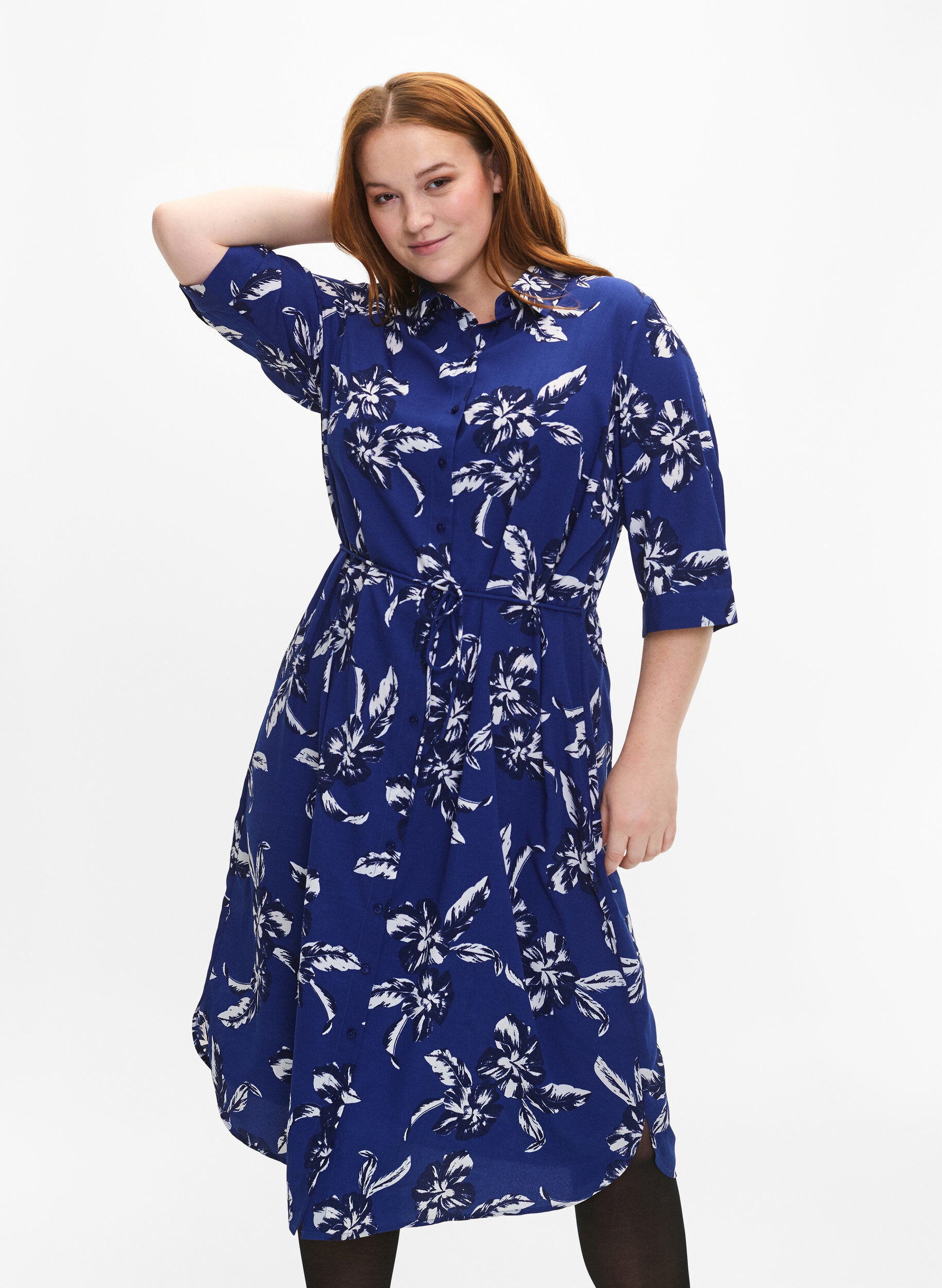 Zizzi FLASH &ndash; Hemdkleid mit Blumenmuster, Navy Blazer Flower, Model image number 0