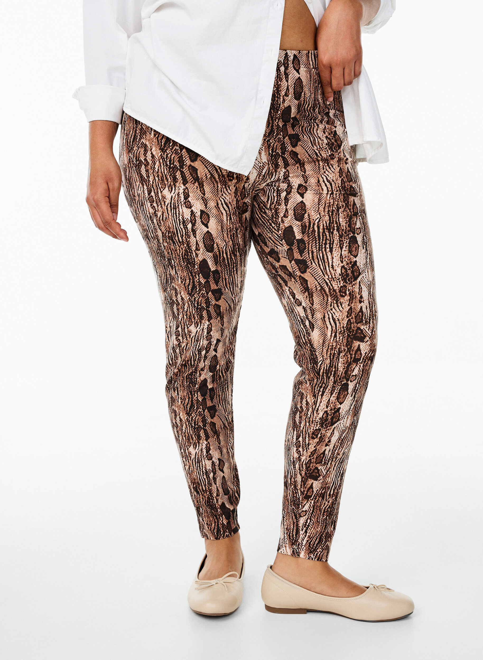 Zizzi Leggings en viscose imprim&eacute; z&egrave;bre, Marron, Model image number 0