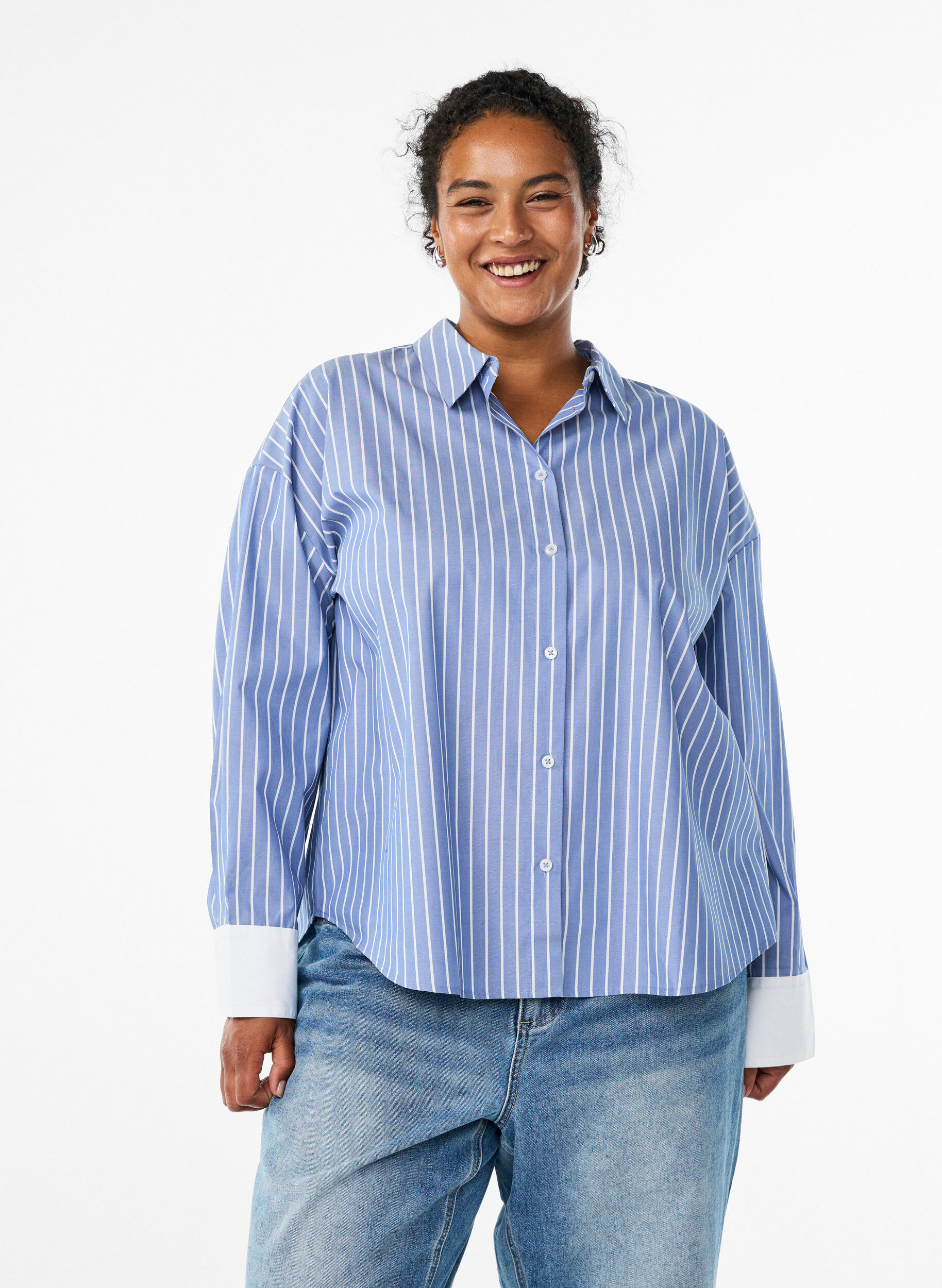 Chemise ray&eacute;e avec poignets contrastants, Bleu, Model