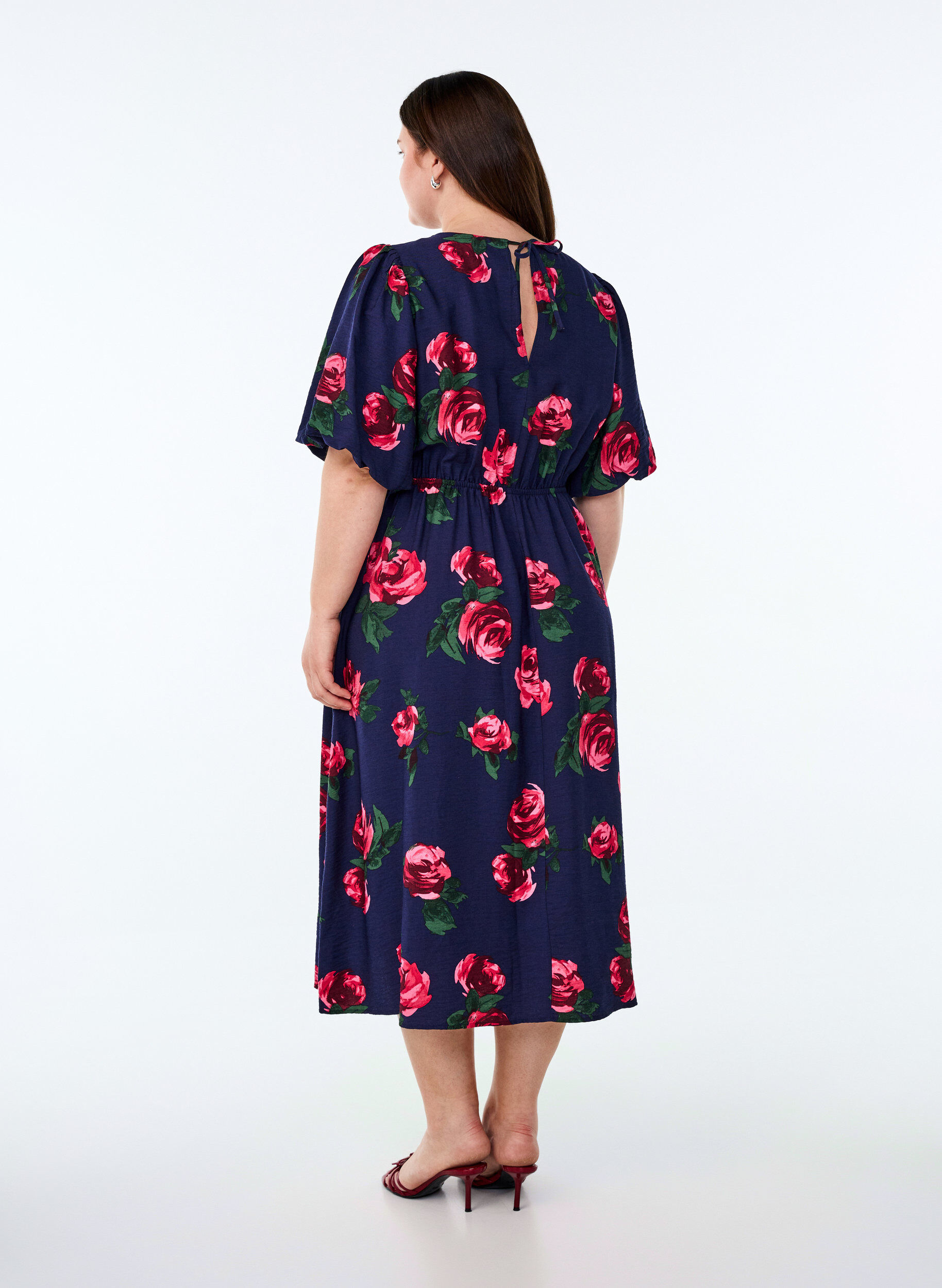 ZizziRobe midi &agrave; imprim&eacute; roses et manches courtes bouffantes, Bleu, Model image number 2