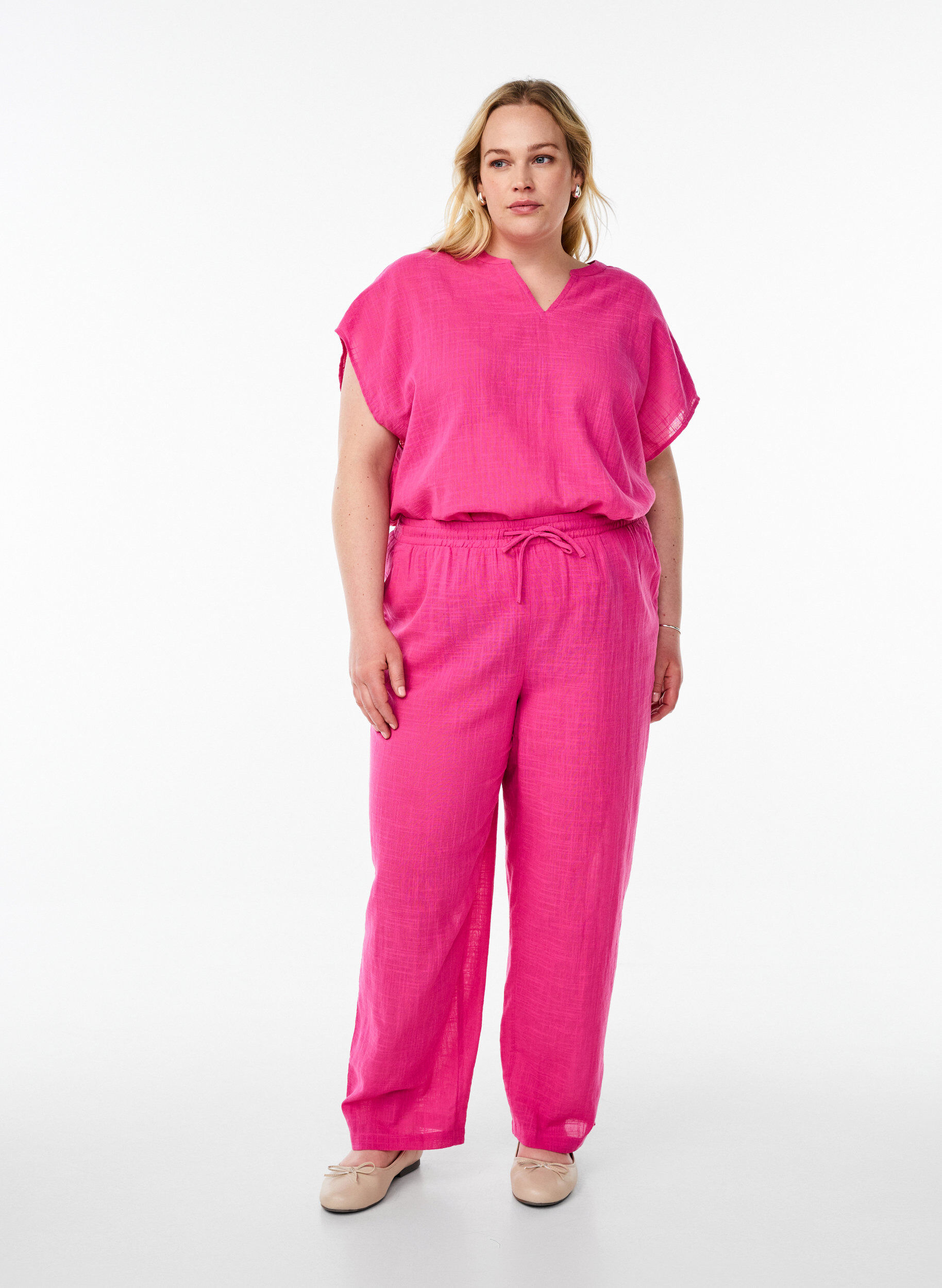 Zizzi FLASH - Gerade geschnittene Hose mit hoher Taille, Pink, Model image number 0