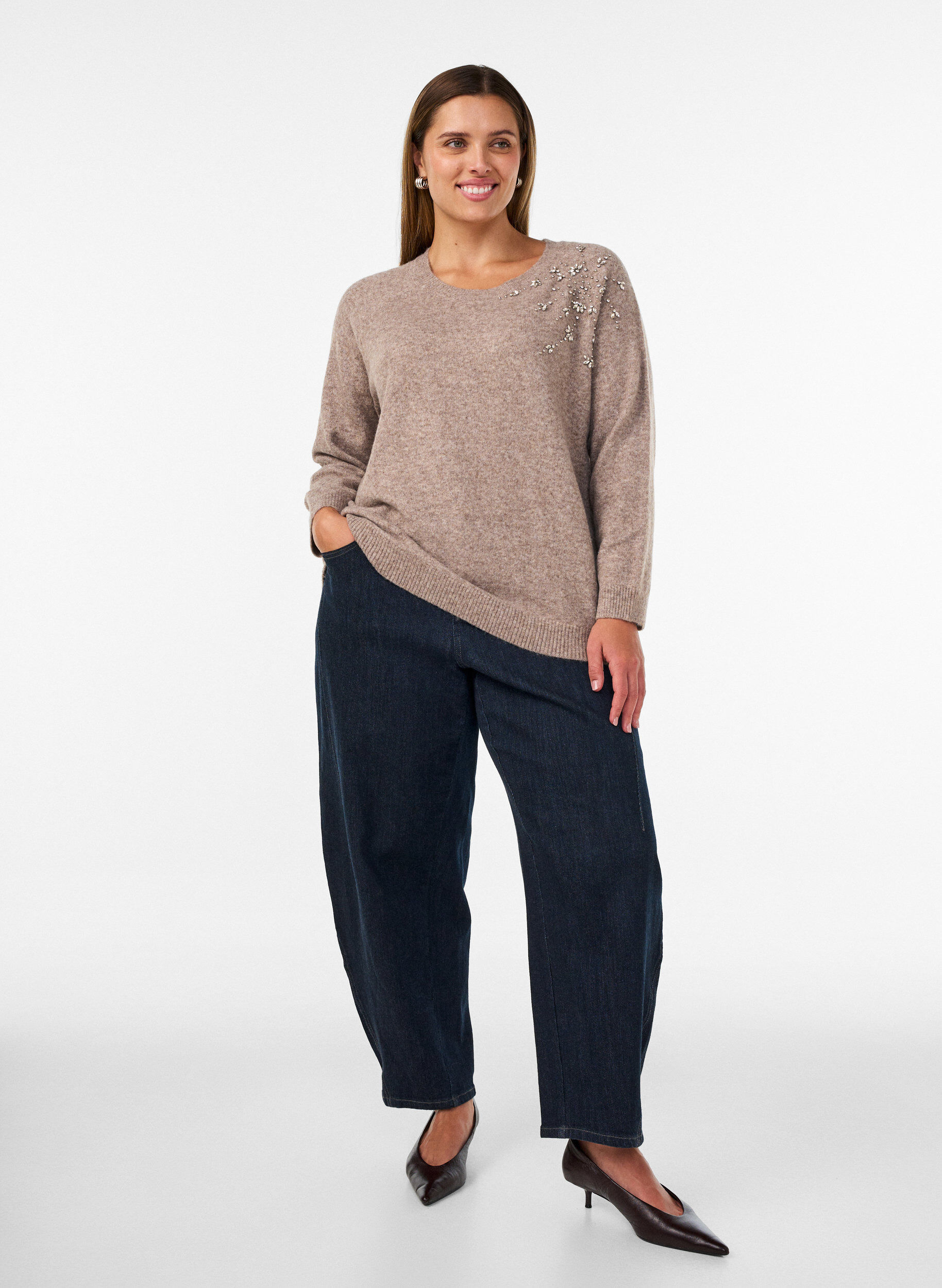 ZizziBluse aus Strick mit Strasssteinen und Nieten, Beige, Model image number 1