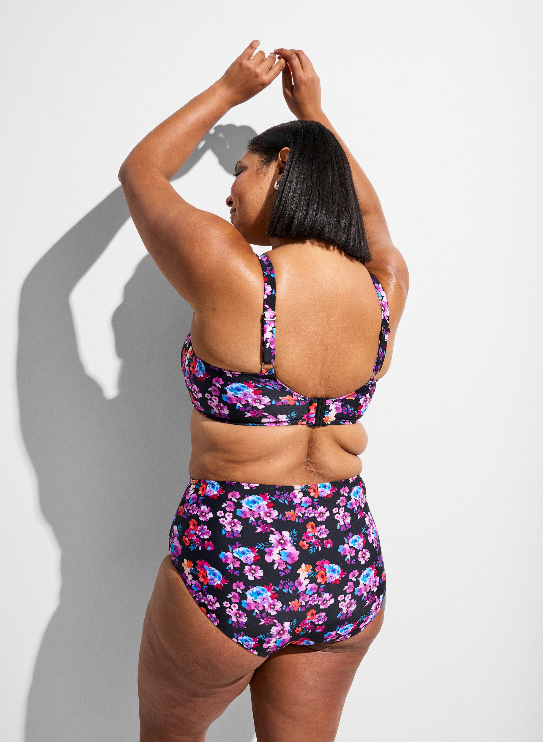 ZizziHoch taillierte Bikinihosen mit Muster, Lila, Model image number 1