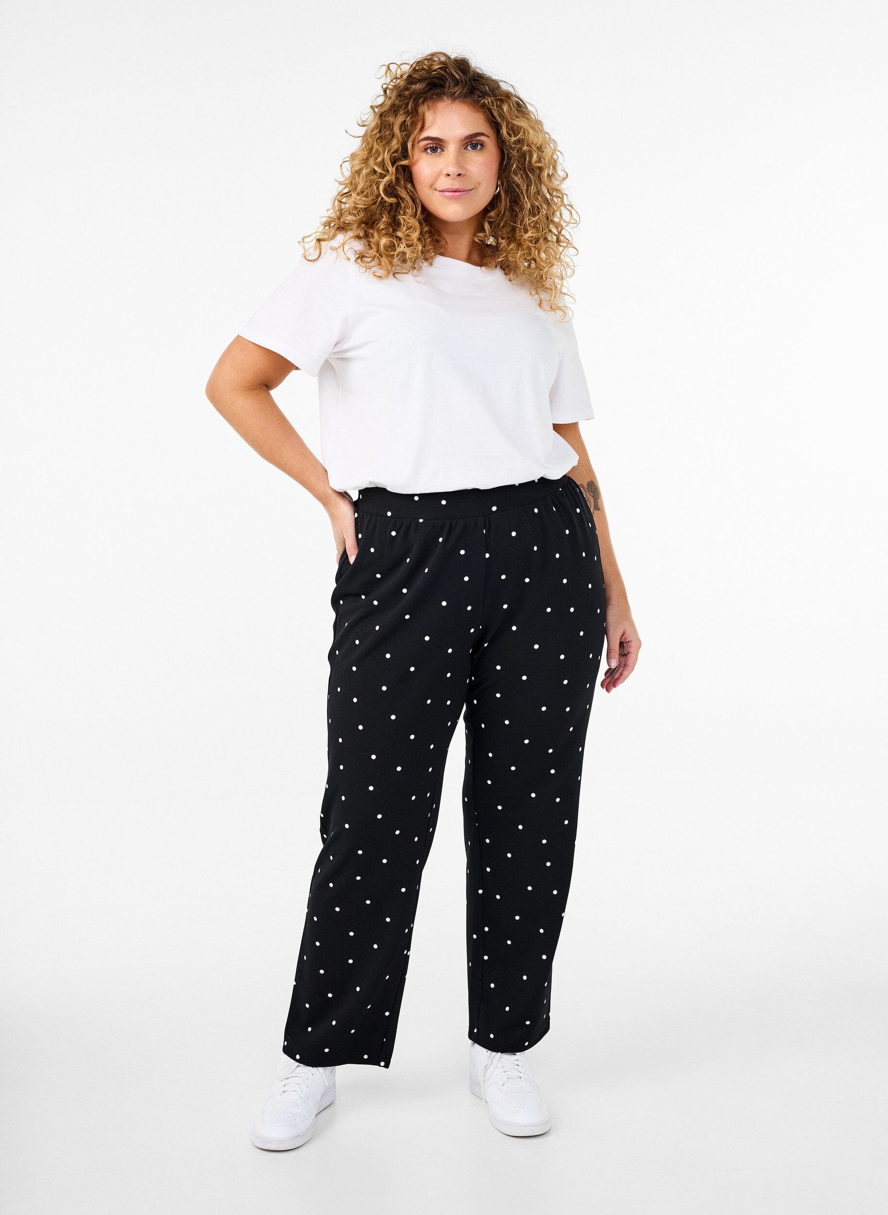 Zizzi FLASH - Pantalon &agrave; coupe droite, Noir, Model image number 0