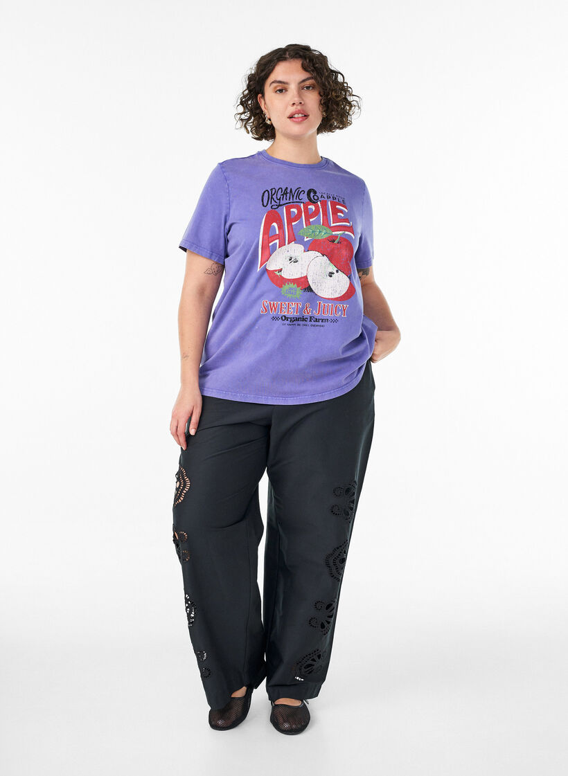 T-shirt en coton avec imprim&eacute; sur le devant et effet d&eacute;lav&eacute;, Violet, Model image number 1