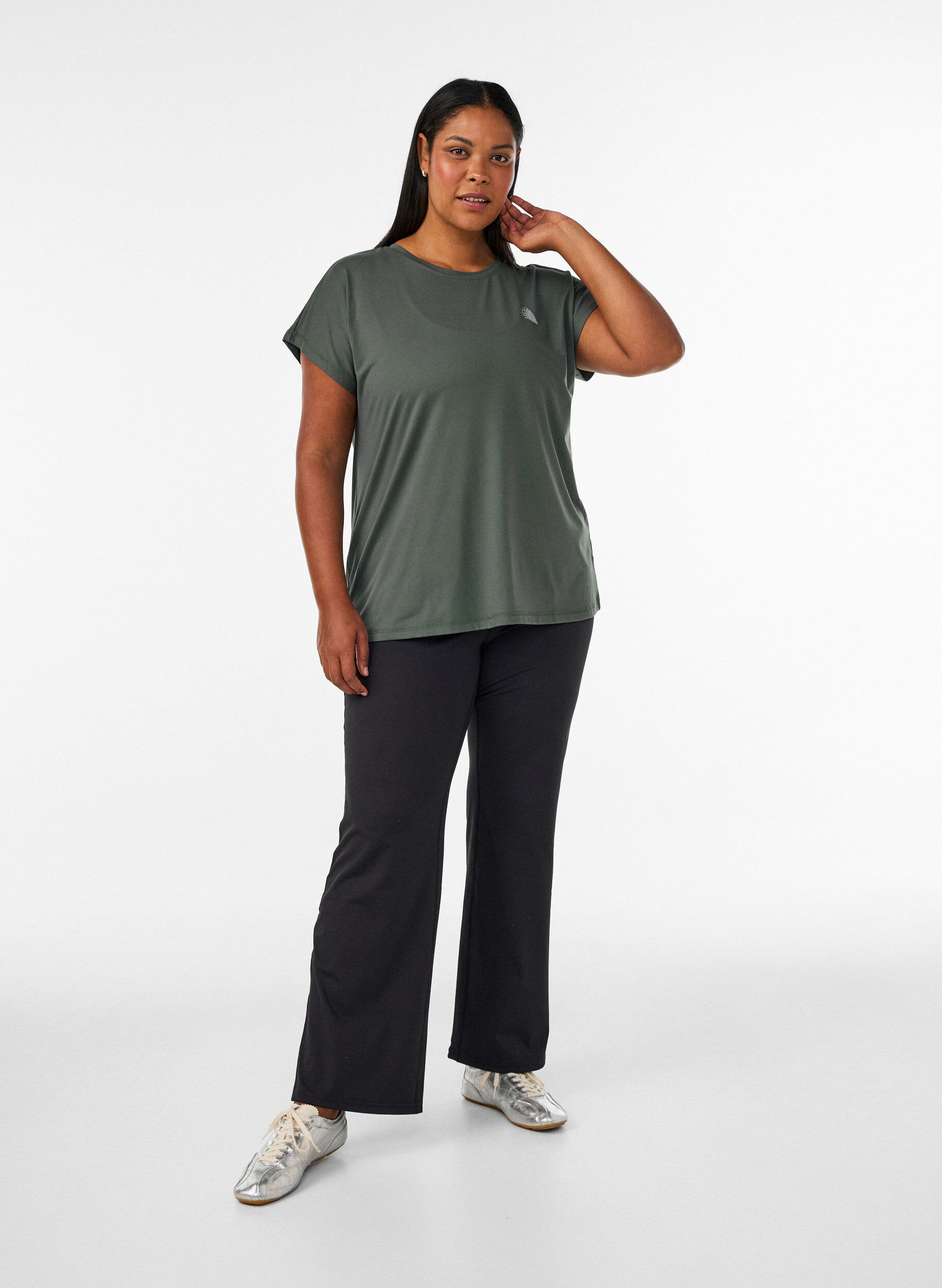 ZizziEinfarbiges Trainings-T-Shirt, Gr&uuml;n, Model image number 1