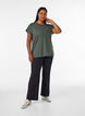 Einfarbiges Trainings-T-Shirt, Gr&uuml;n, Model image number 1