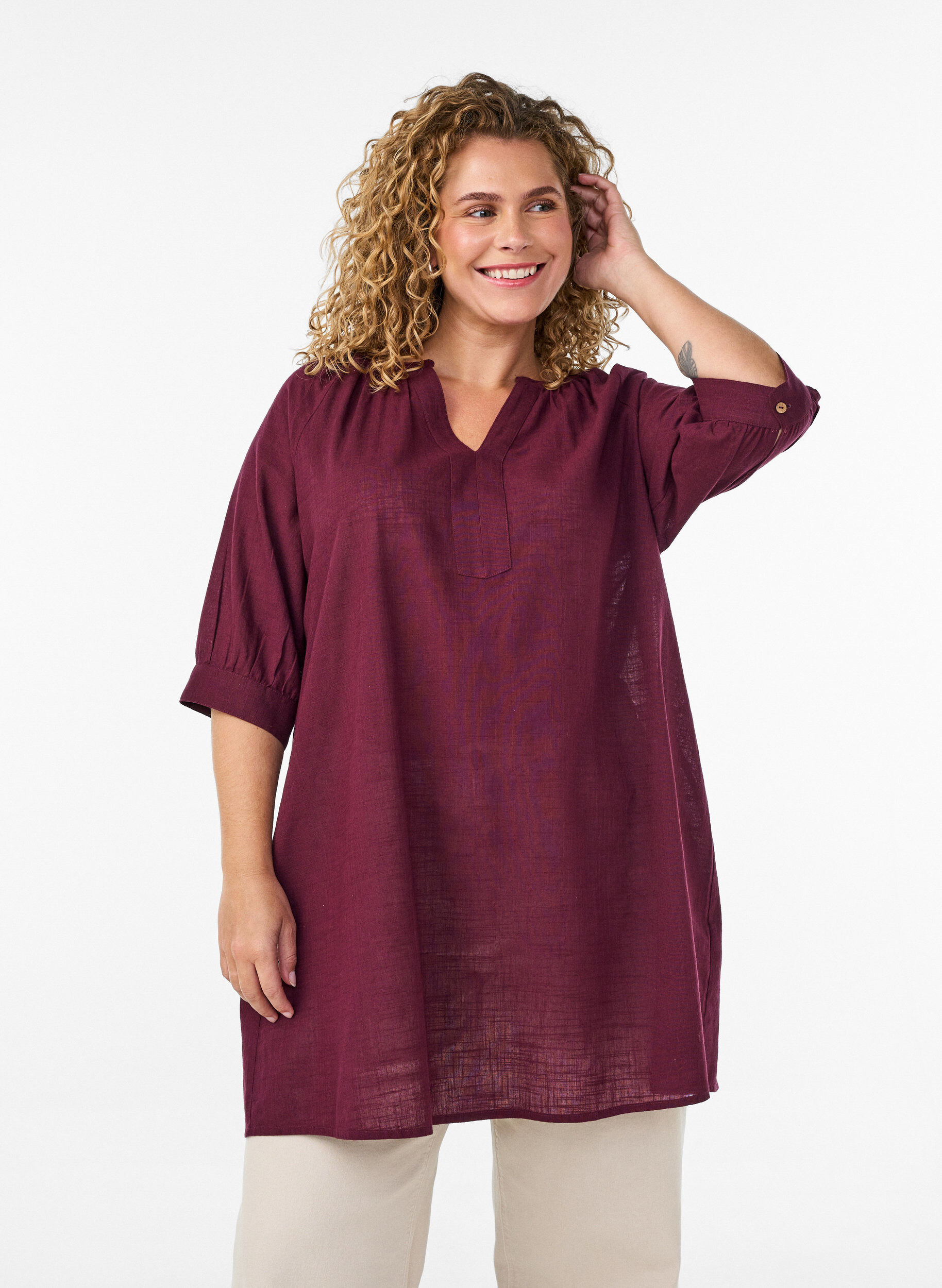 Tunika aus Baumwolle mit V-Ausschnitt, Rot, Model