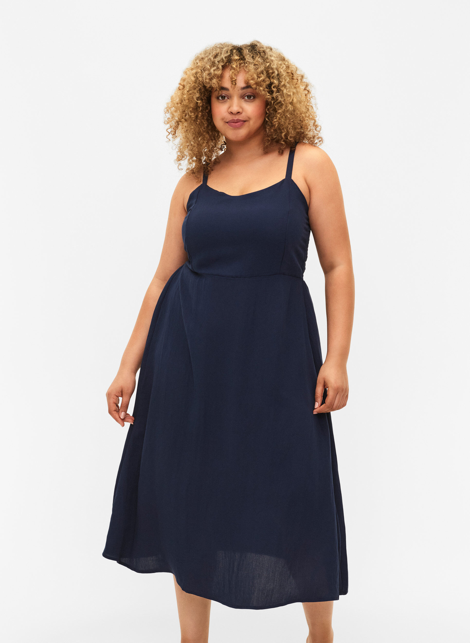 Zizzi Einfarbiges Tr&auml;gerkleid aus Viskose mit Smok, Navy Blazer, Model image number 3