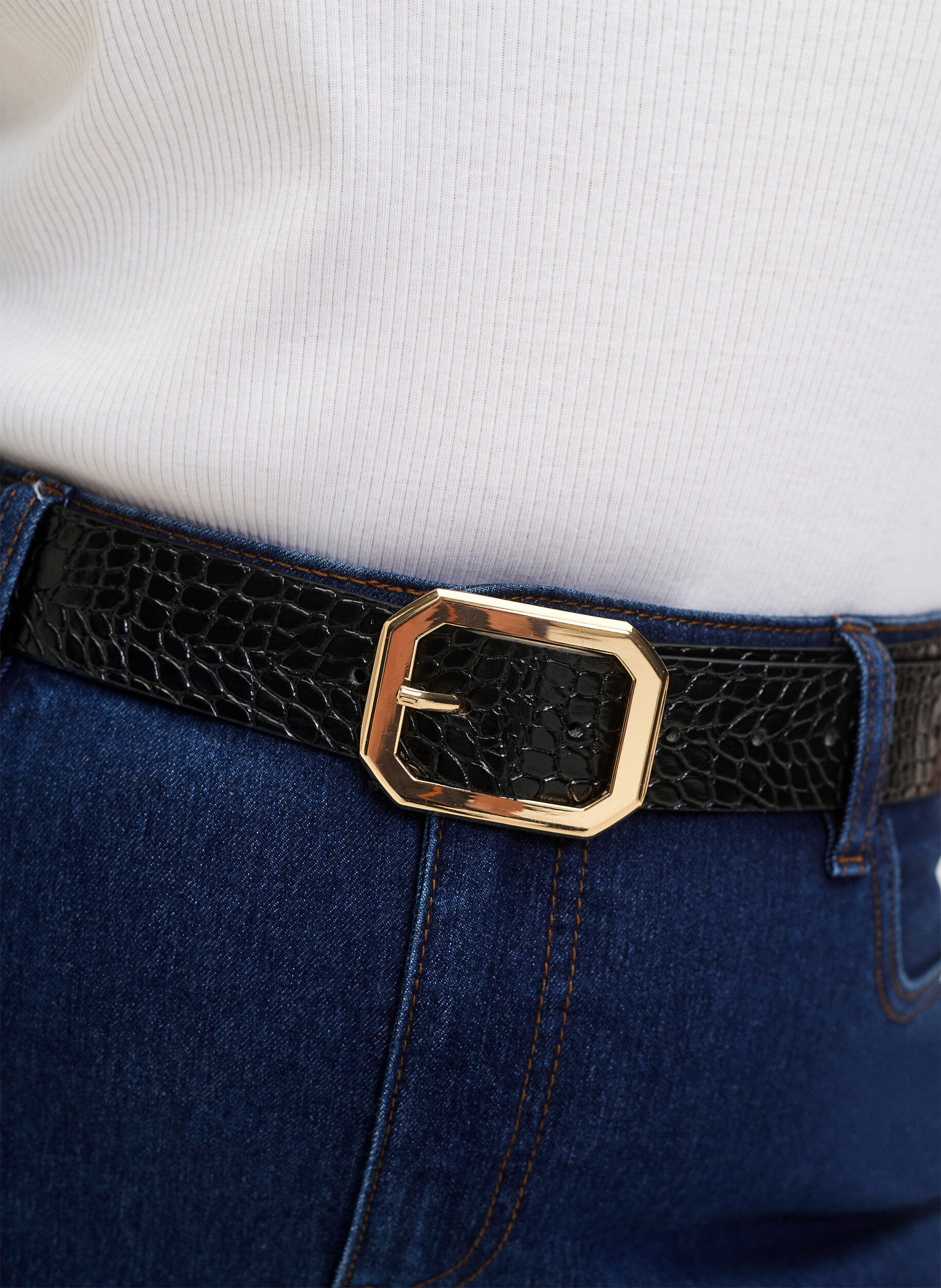 Zizzi Kunstlederg&uuml;rtel mit Krokomuster, Black w. Gold Buckle, Model image number 1