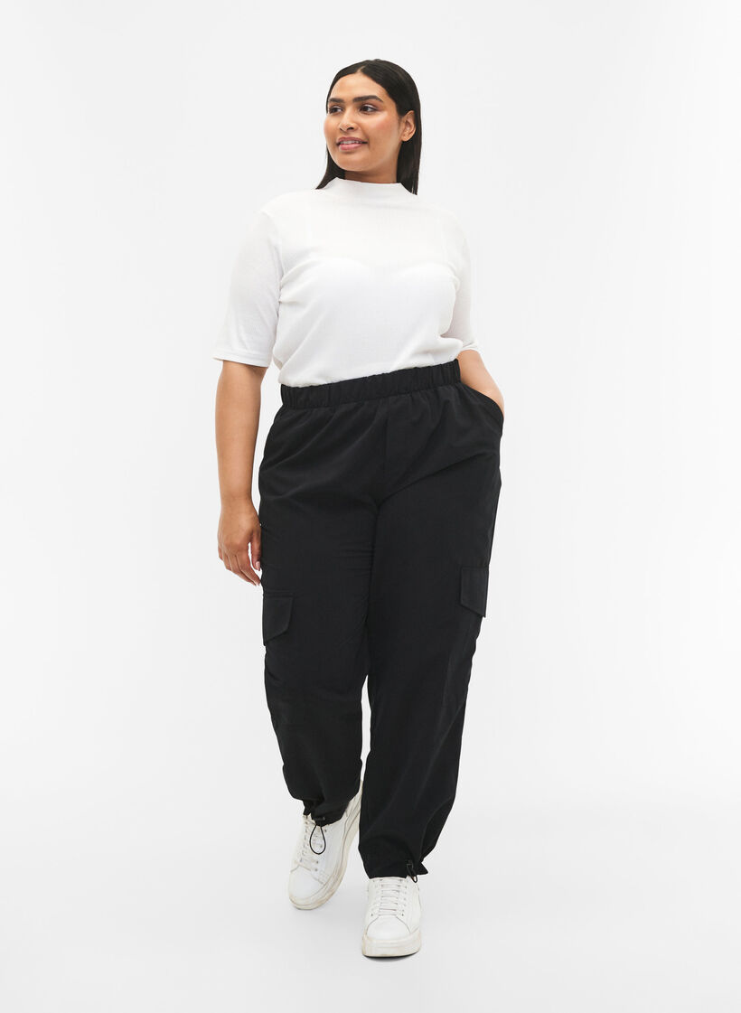 Cropped Cargohose mit verstellbarem Gummizug, Black, Model image number 0
