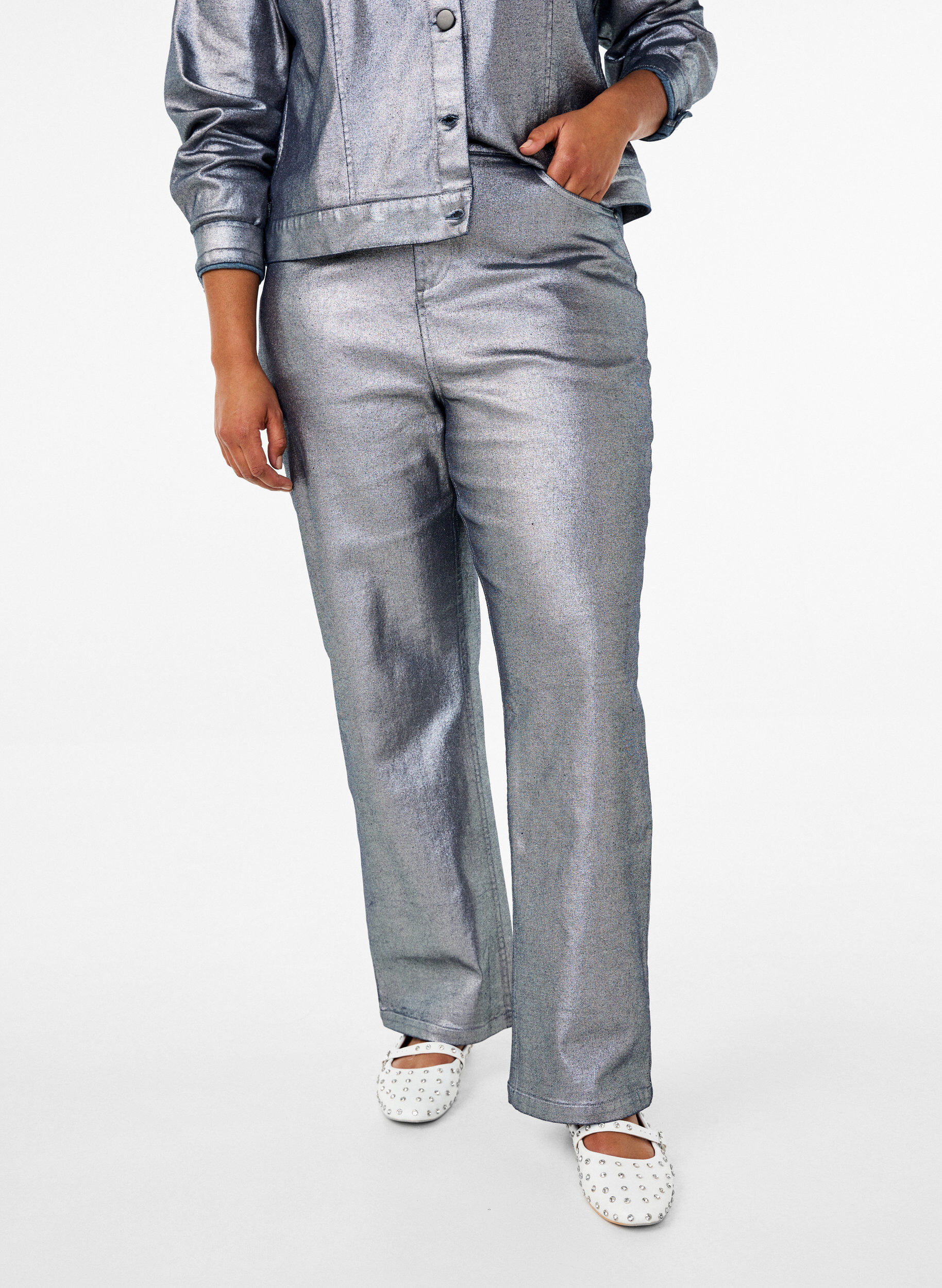 Zizzi Jean taille haute avec rev&ecirc;tement argent&eacute;, Gun Silver , Model image number 2