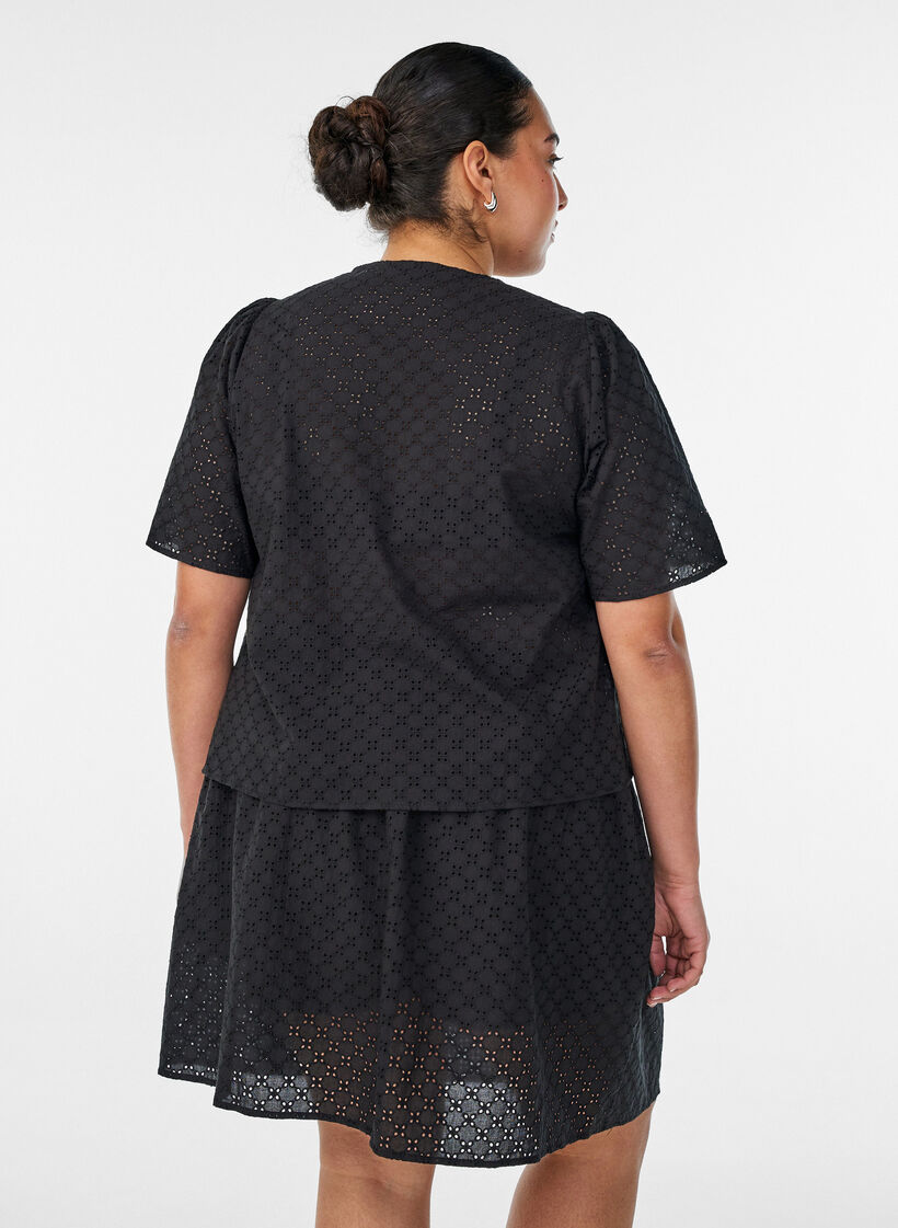 Bluse aus Broderie Anglaise mit Knopfleiste, Schwarz, Model image number 2
