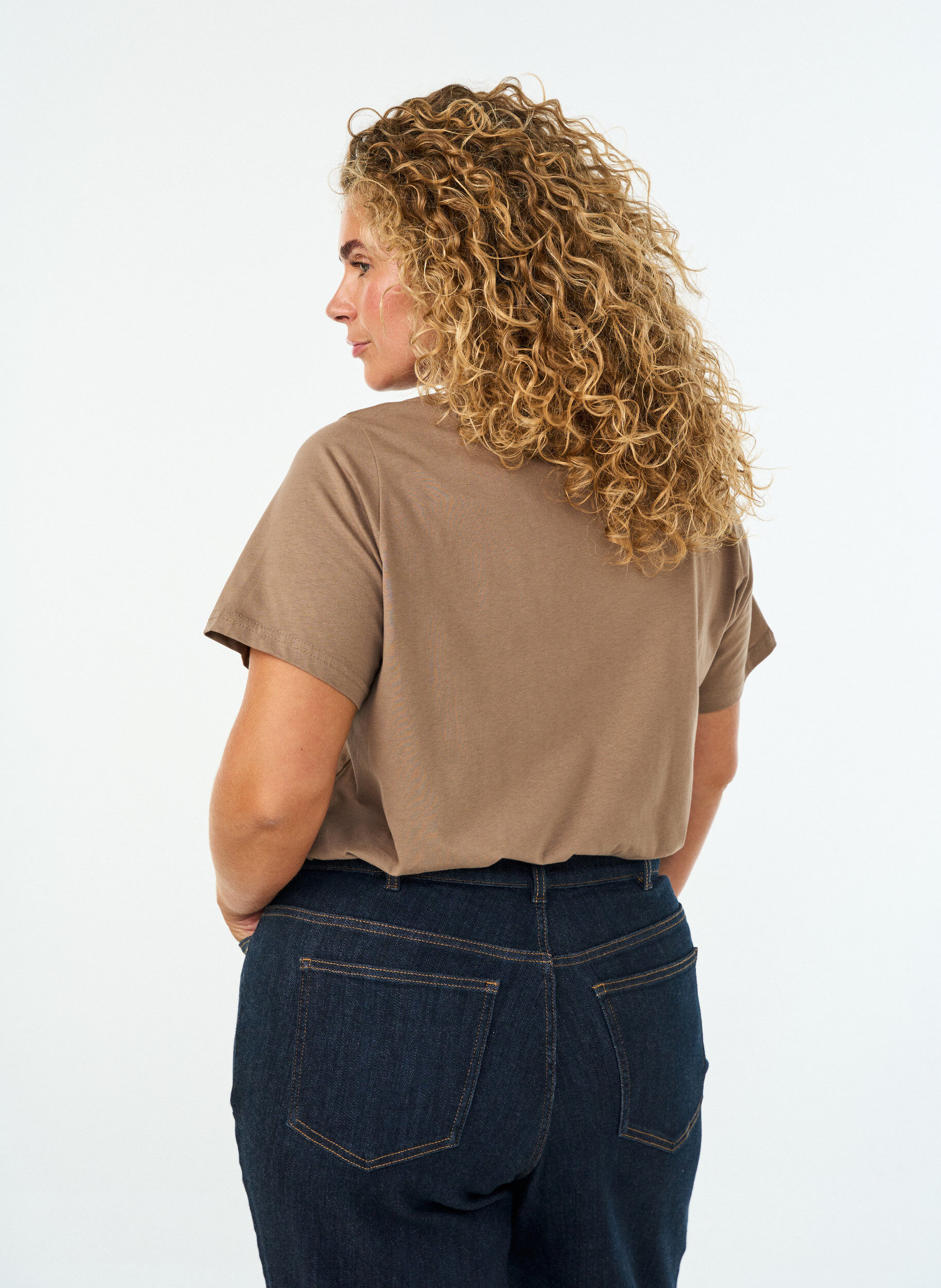ZizziT-shirt en coton avec imprim&eacute; sur le devant et col en V, Marron, Model image number 2