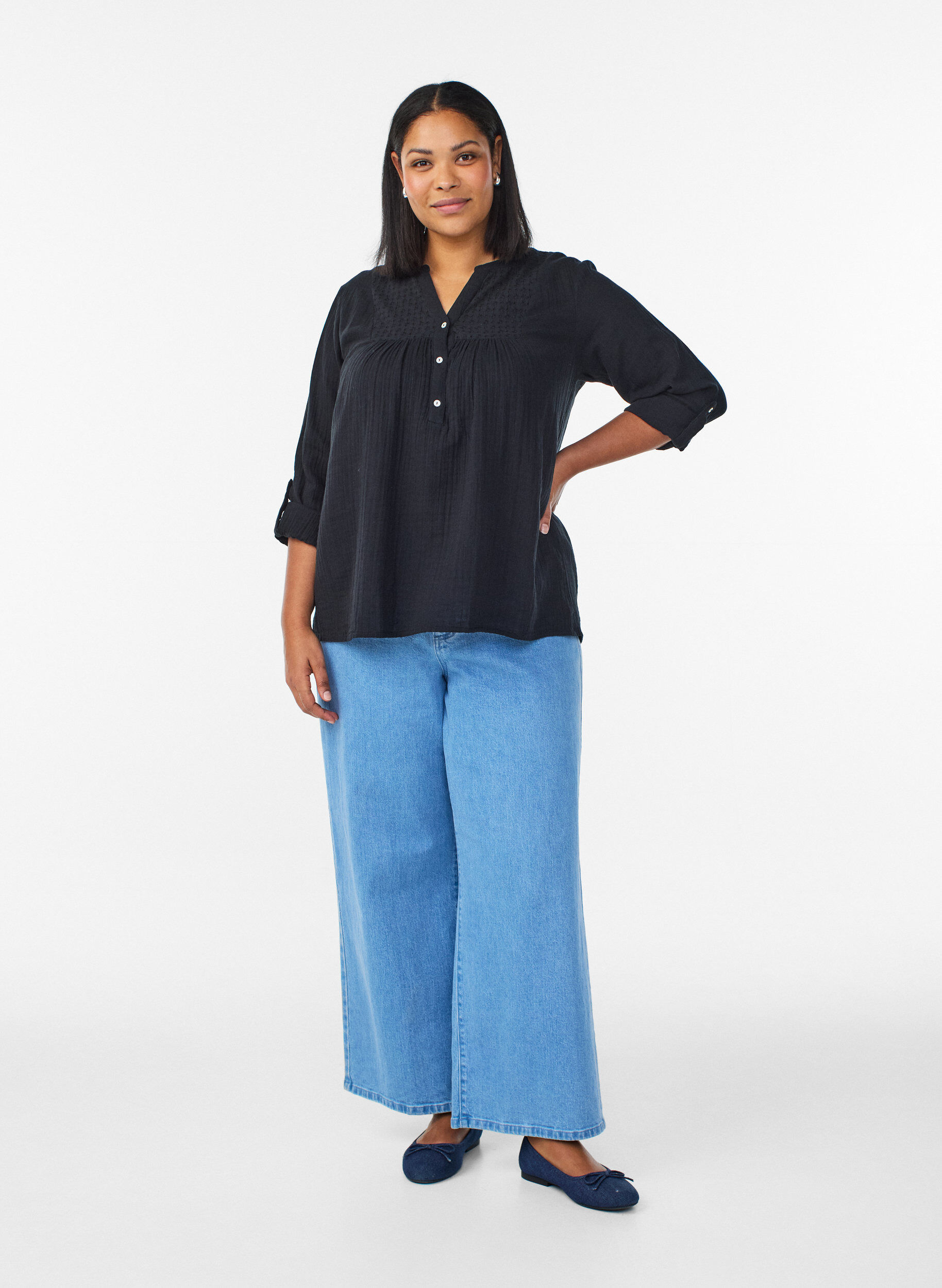 Zizzi Blouse en mousseline de coton avec broderie anglaise, Noir, Model image number 1