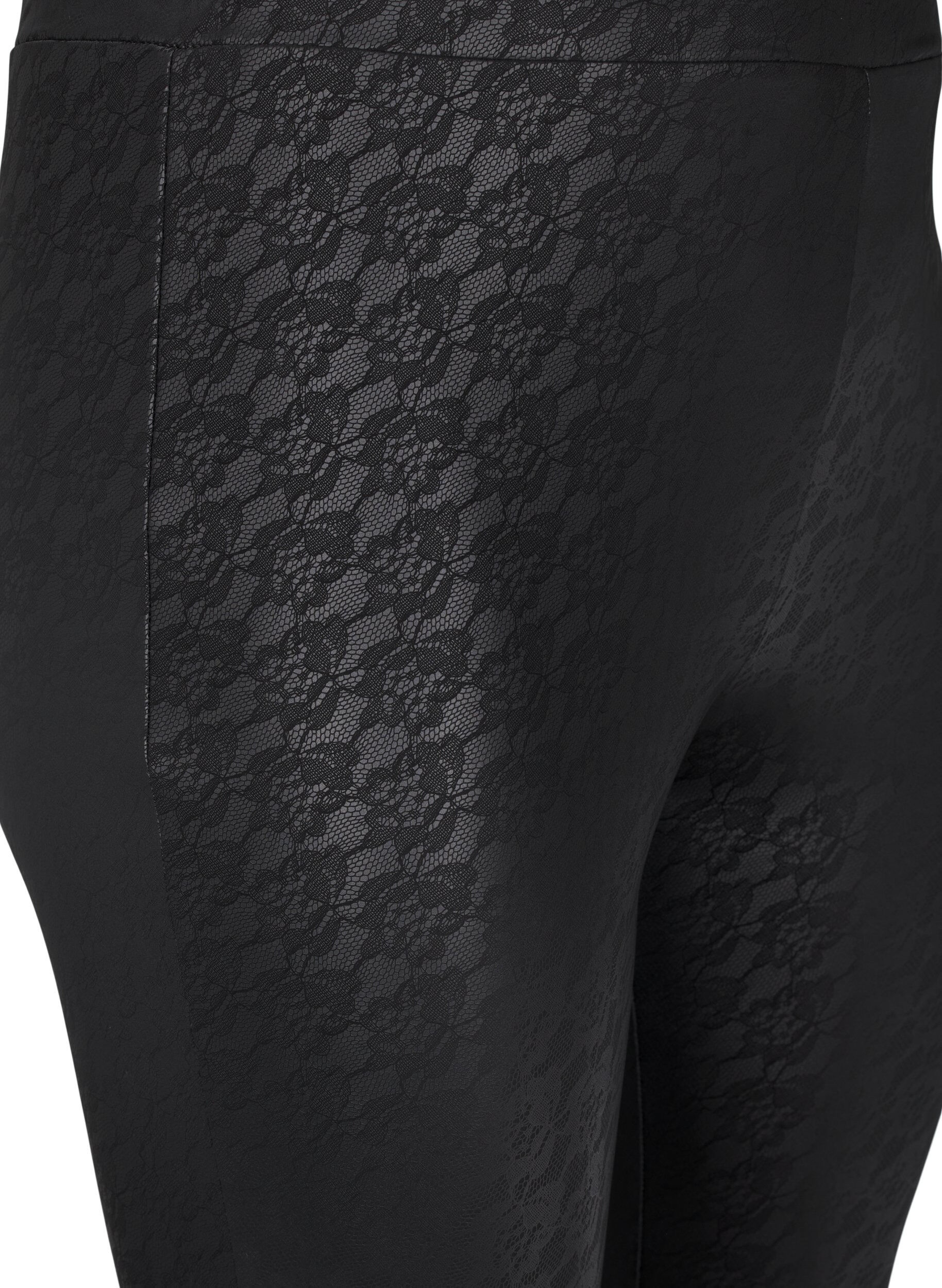 Zizzi Leggings aus Kunstleder mit Spitzenmuster, Schwarz, Packshot image number 2