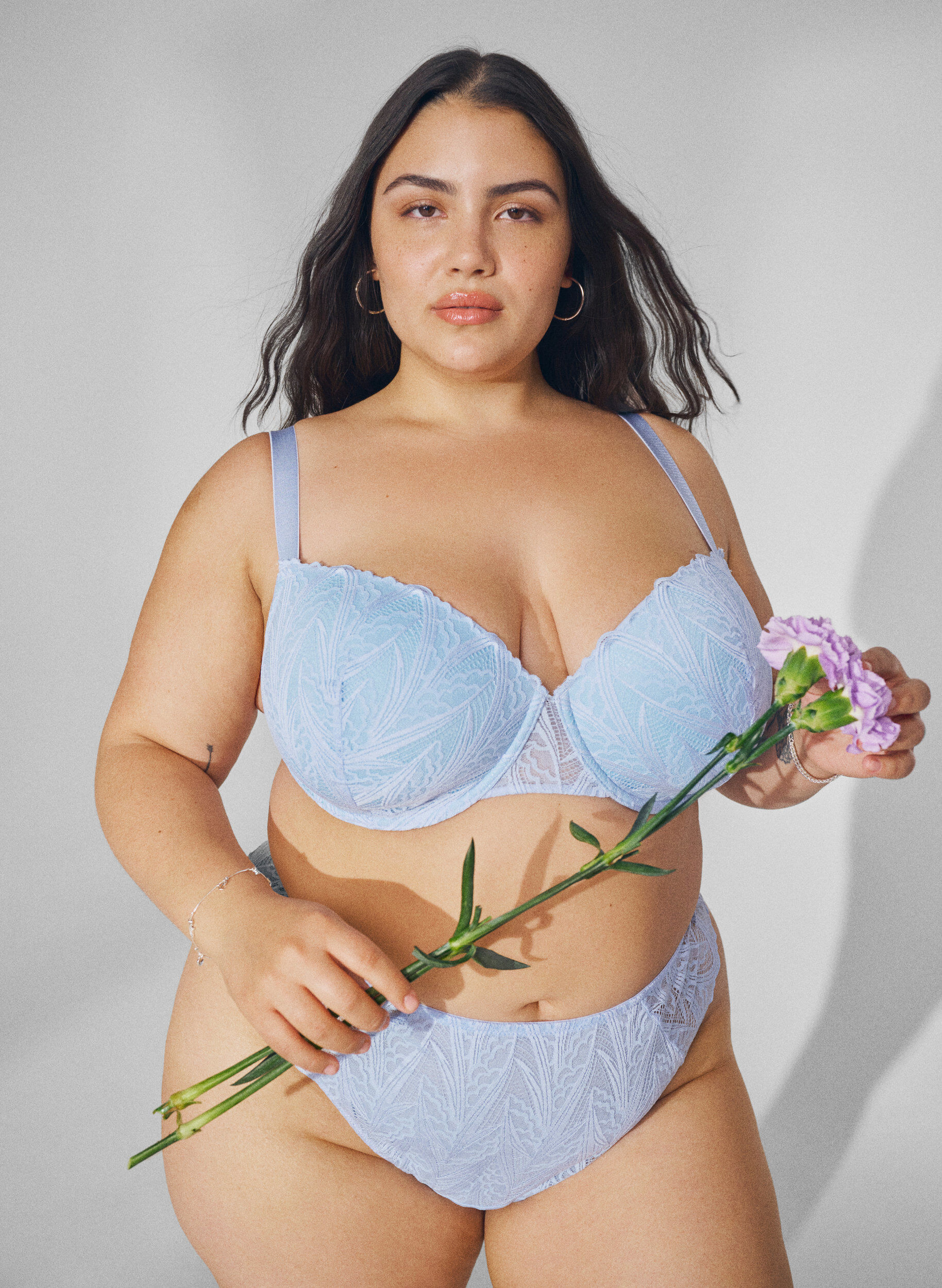 Zizzi String mit Spitze und normal hohem Bund, Blau, Image image number 0