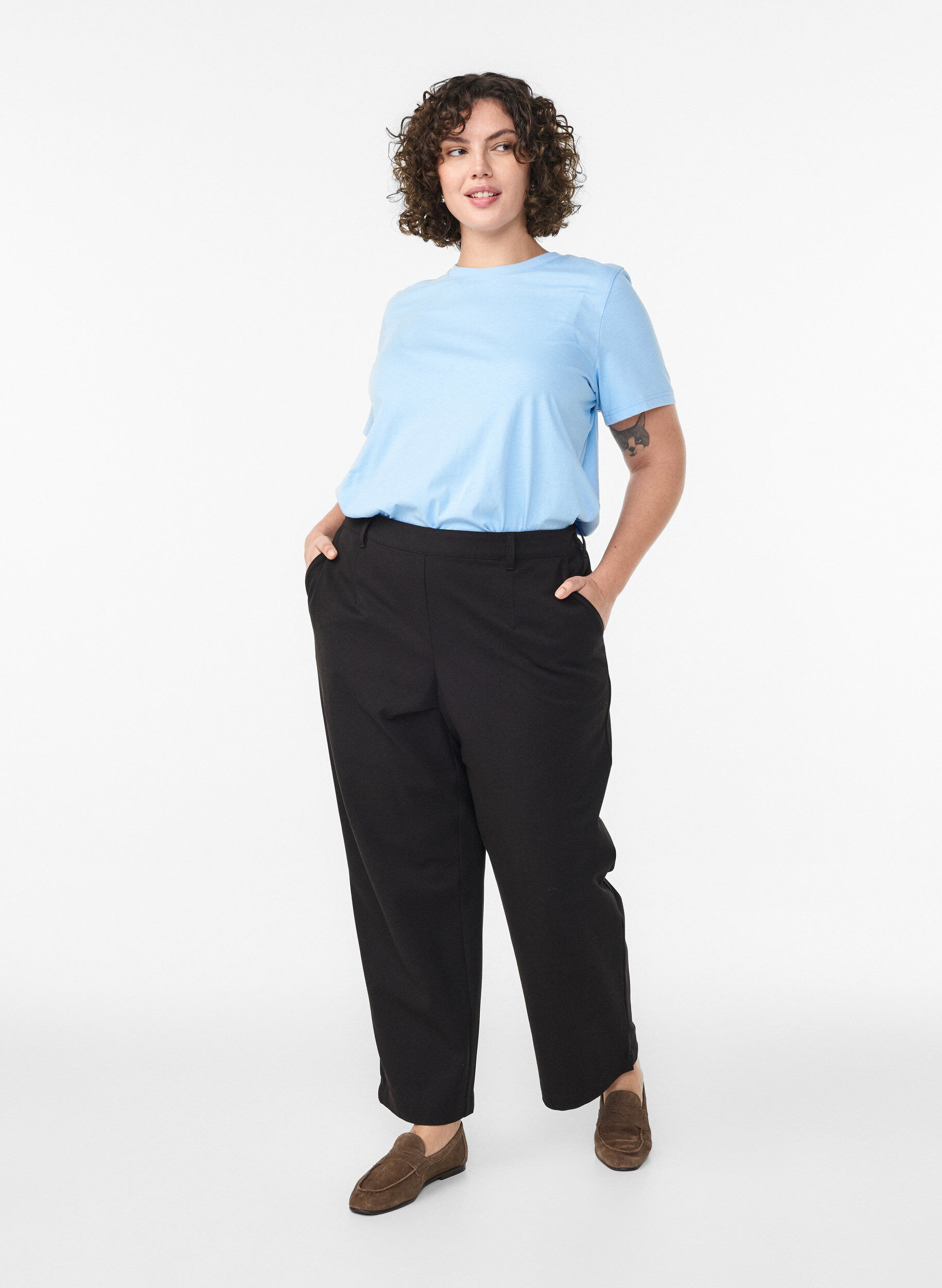 Zizzi Basic-T-Shirt aus Baumwolle mit Rundhalsausschnitt, Blau, Model image number 1