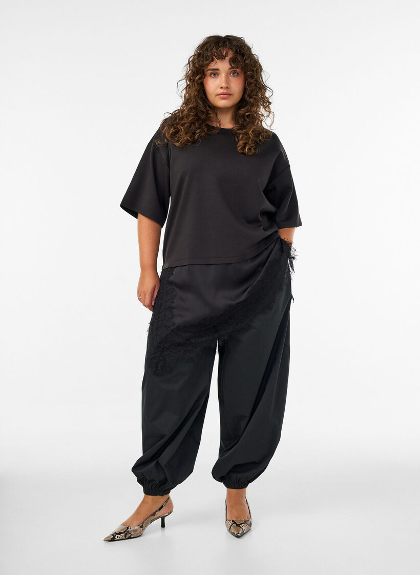 Jerseybluse im Lagenlook mit Spitze, Schwarz, Model image number 1