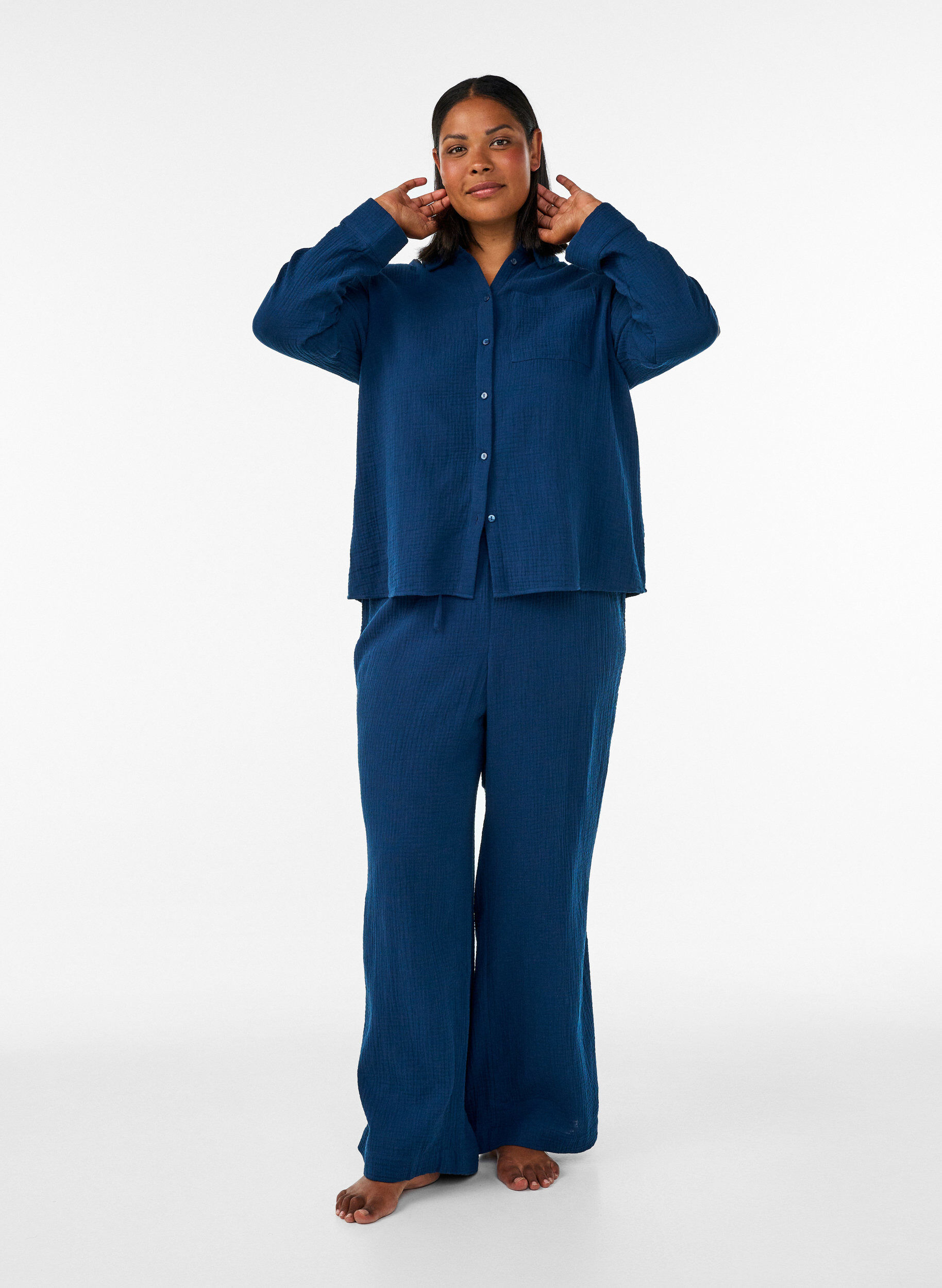 ZizziLockere Pyjamahose aus Baumwoll-Musselin, Blau, Model image number 0